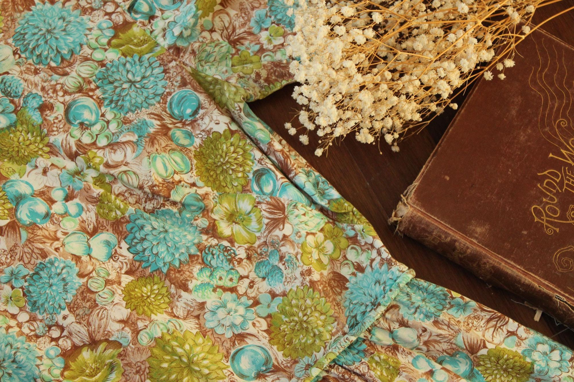 Vintage Vintage 1960s Wiggle Dress, Green and Blue and Brown Floral Size M / US 6-8 / IT 42-44 - 8 Thumbnail