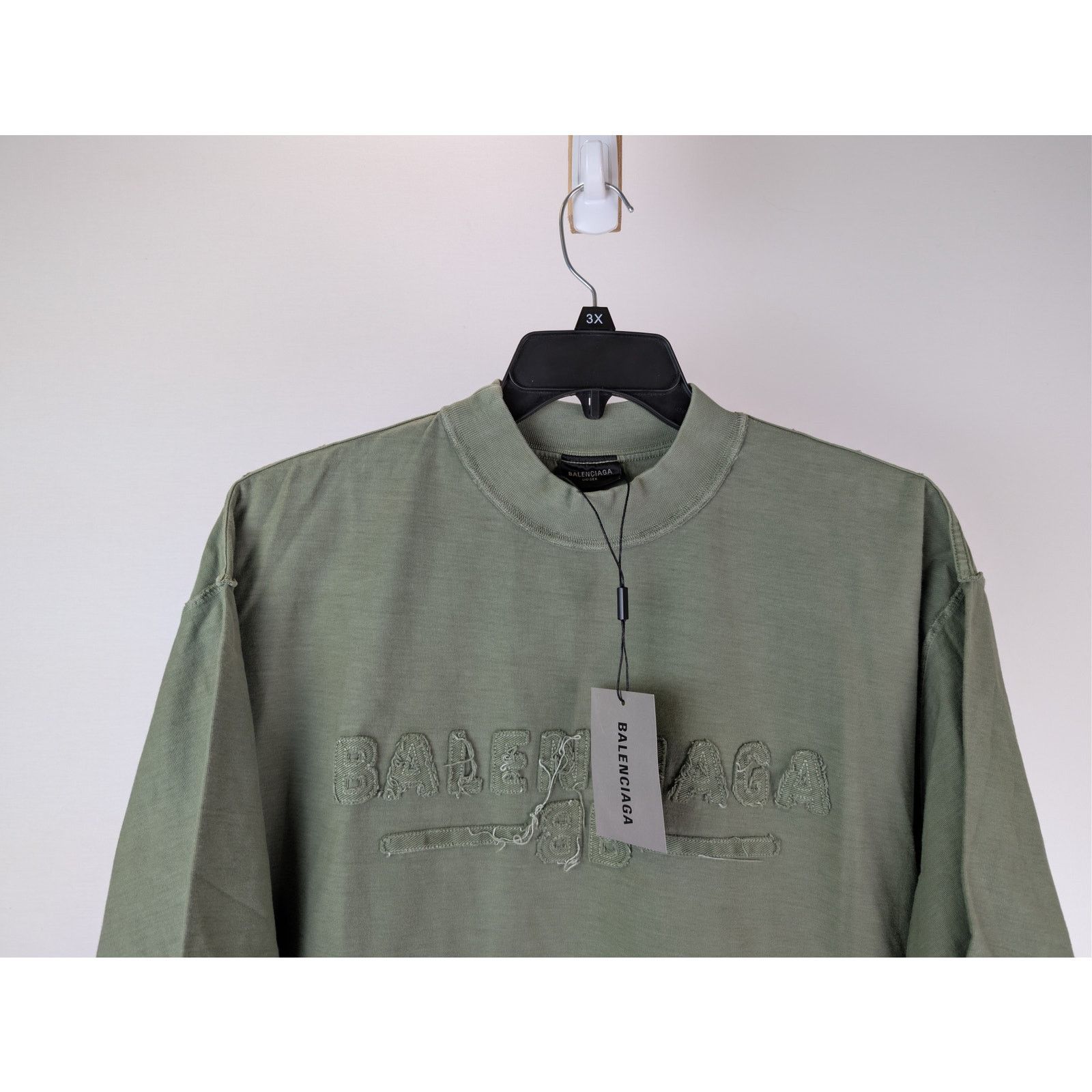 Balenciaga o1rshd1 Contrast Logo Embroidery T-Shirt in Green Size US L / EU 52-54 / 3 - 3 Thumbnail