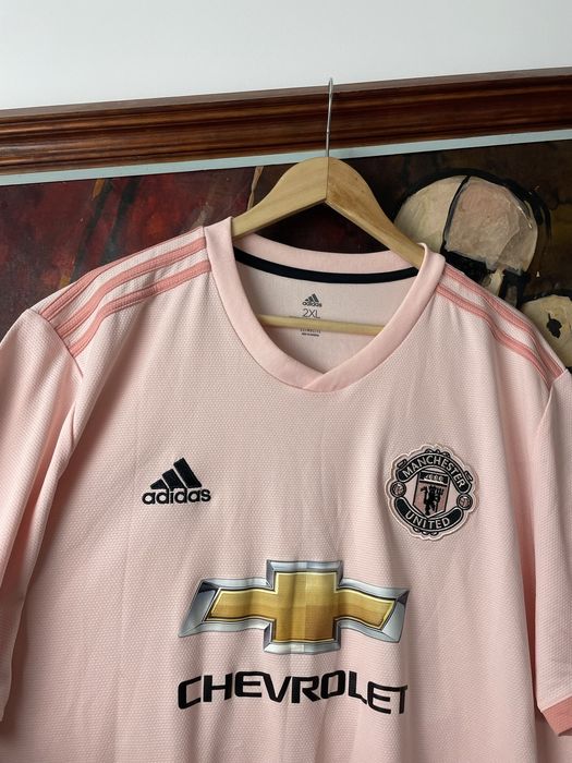 Manchester united hot sale peach jersey