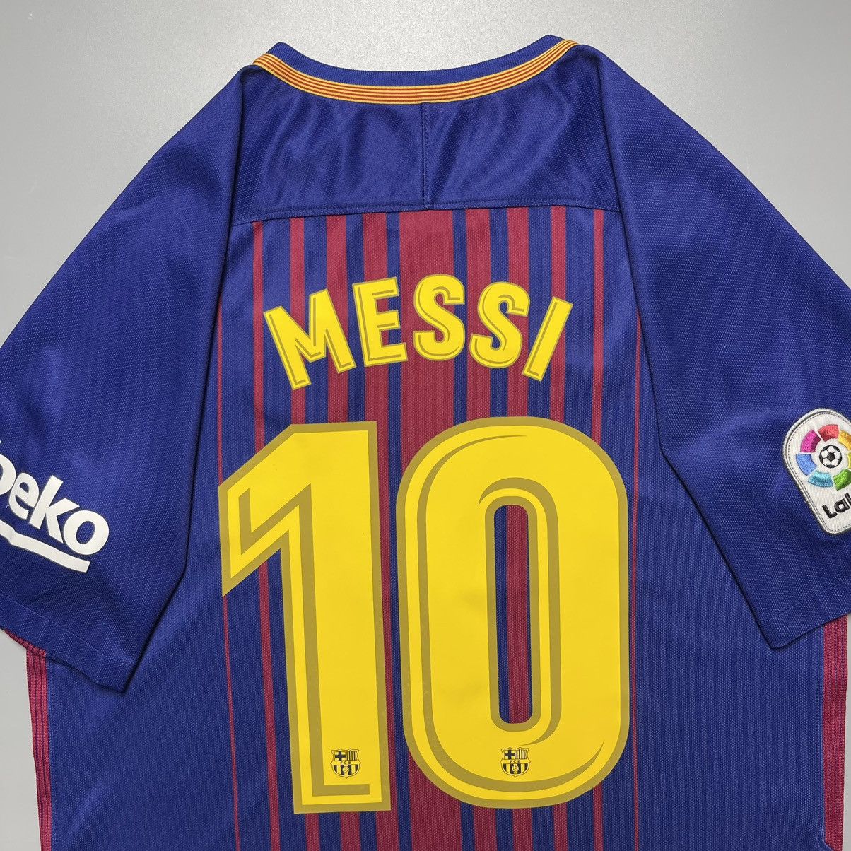 Nike BARCELONA NIKE 2017/2018 FOOTBALL HOME JERSEY #10 MESSI Size US M / EU 48-50 / 2 - 8 Thumbnail