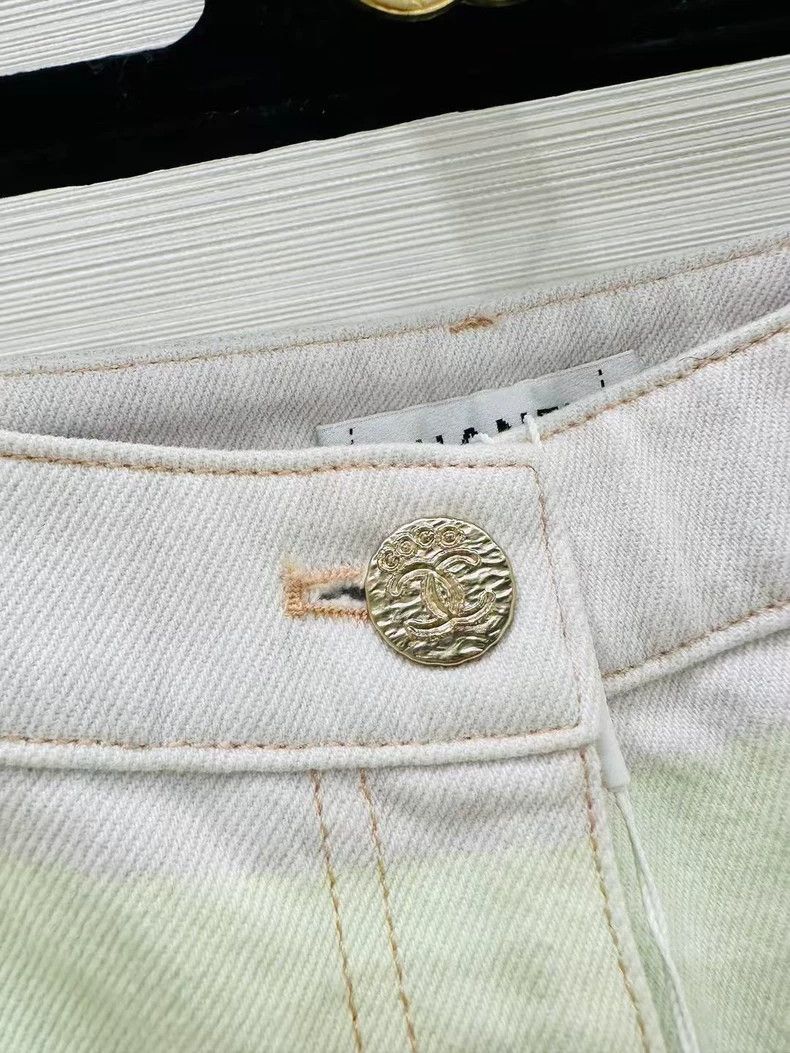 Chanel Chanel Light striped color-blocked denim shorts Size 42" / US 20 - 3 Thumbnail