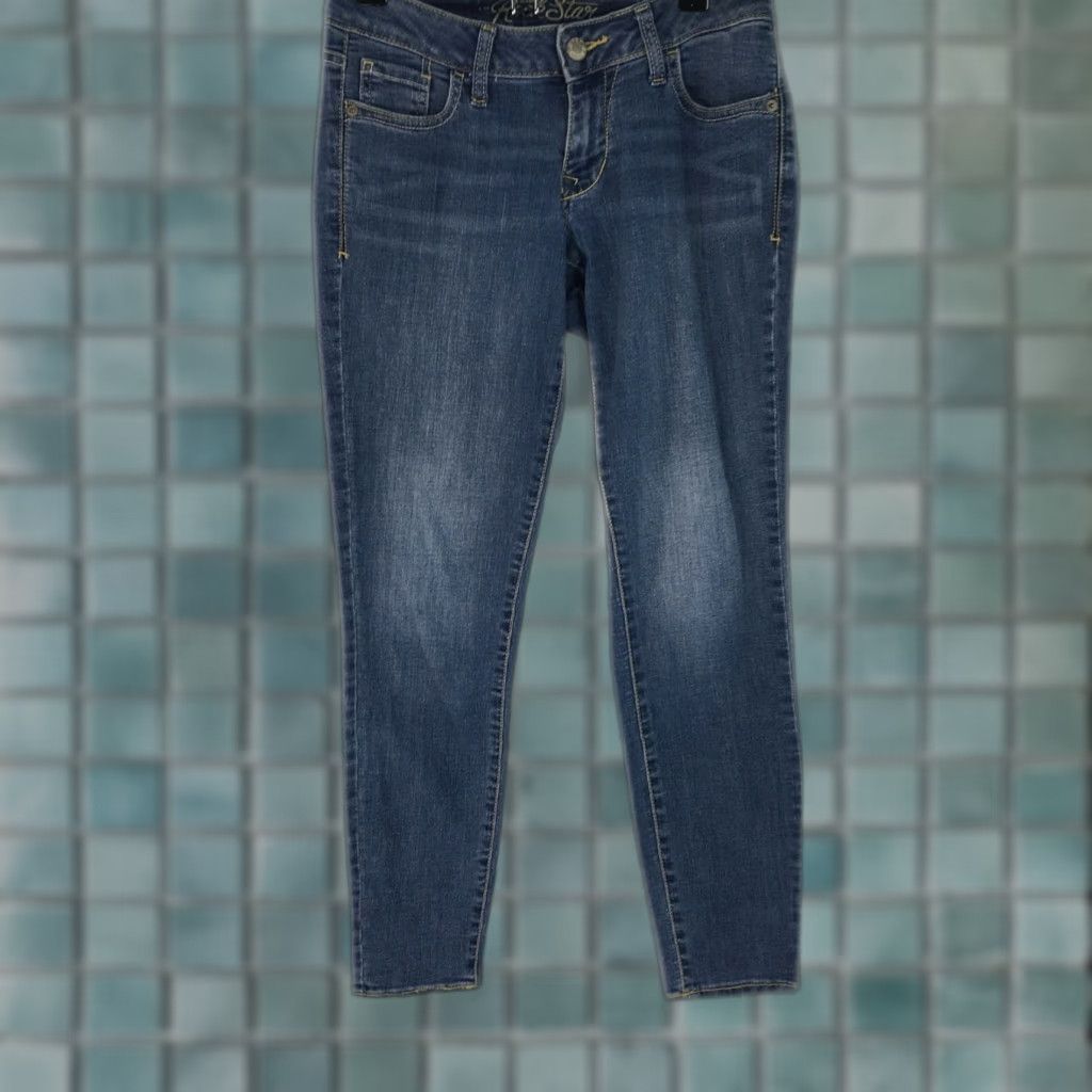 Old Navy Old Navy Rockstar Jeans Womens 4P Petite Blue Denim Straight Leg 28x27 Sportswear Rock Star Casual Denim Jeans Womens Size 4P Blue Size 27" / US 4 / IT 40 - 1 Thumbnail