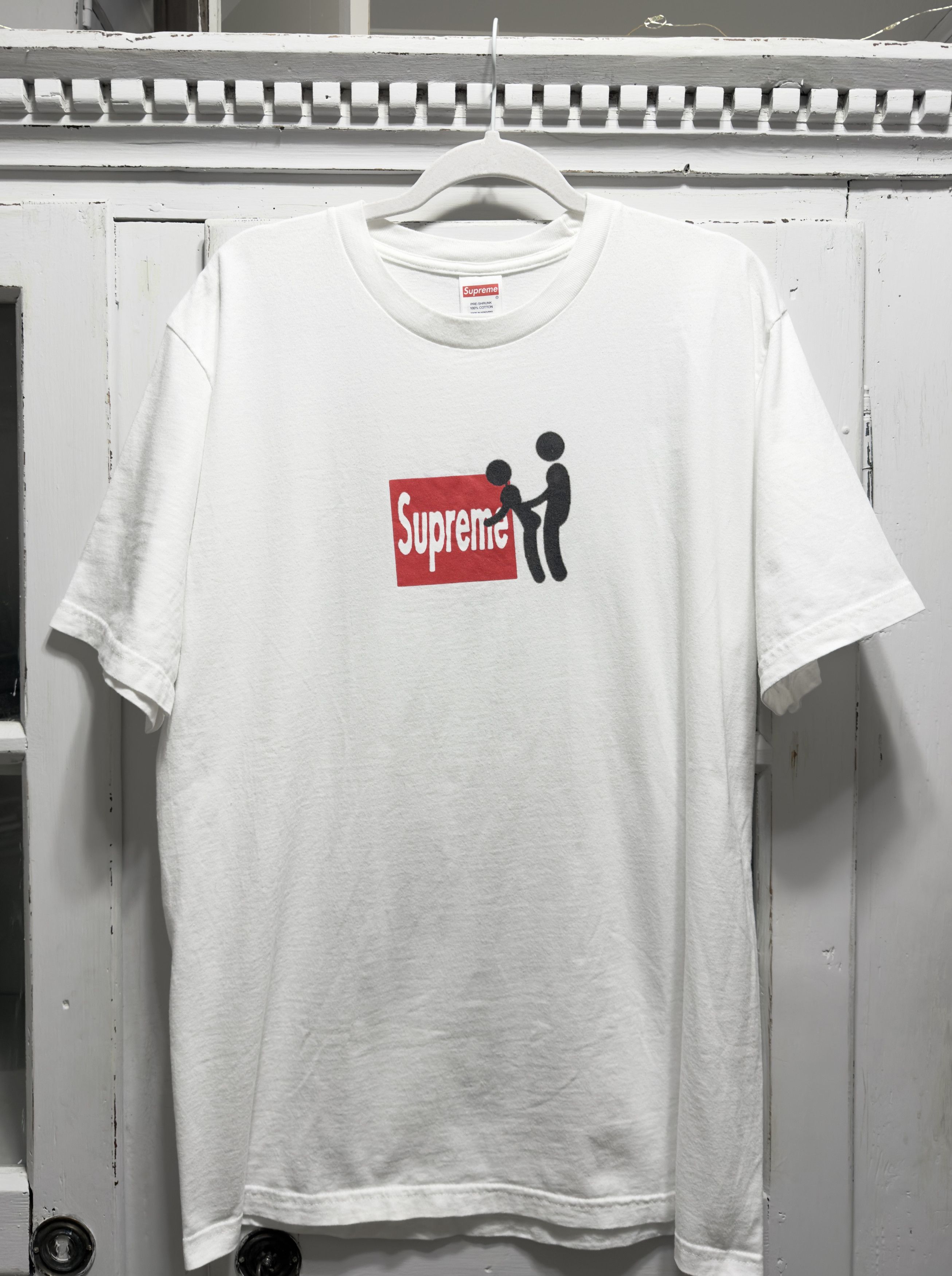 Supreme Supreme® “Stick” Tee, White (L) [F/W 2025, Week 1] | Grailed