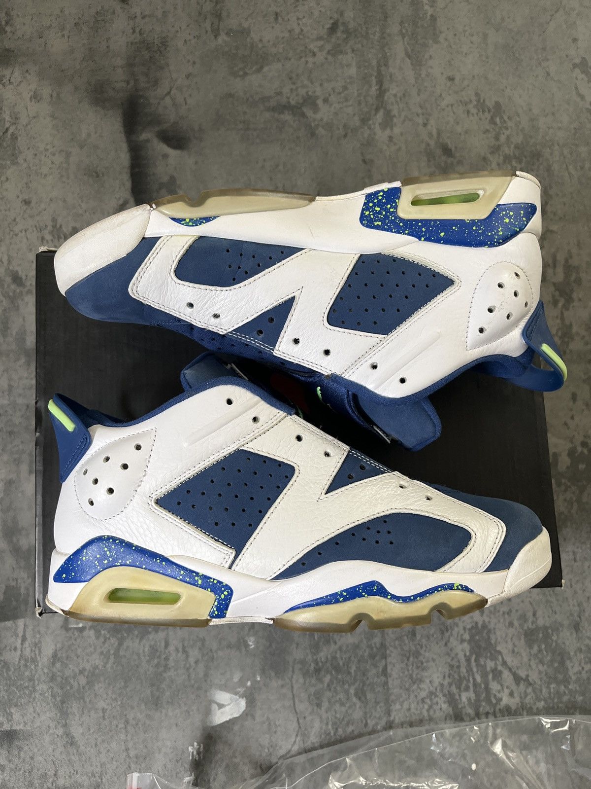 Jordan Brand Air Jordan VI 6 Low Retro – Size 8 Size US 8 / EU 41 - 1 Thumbnail