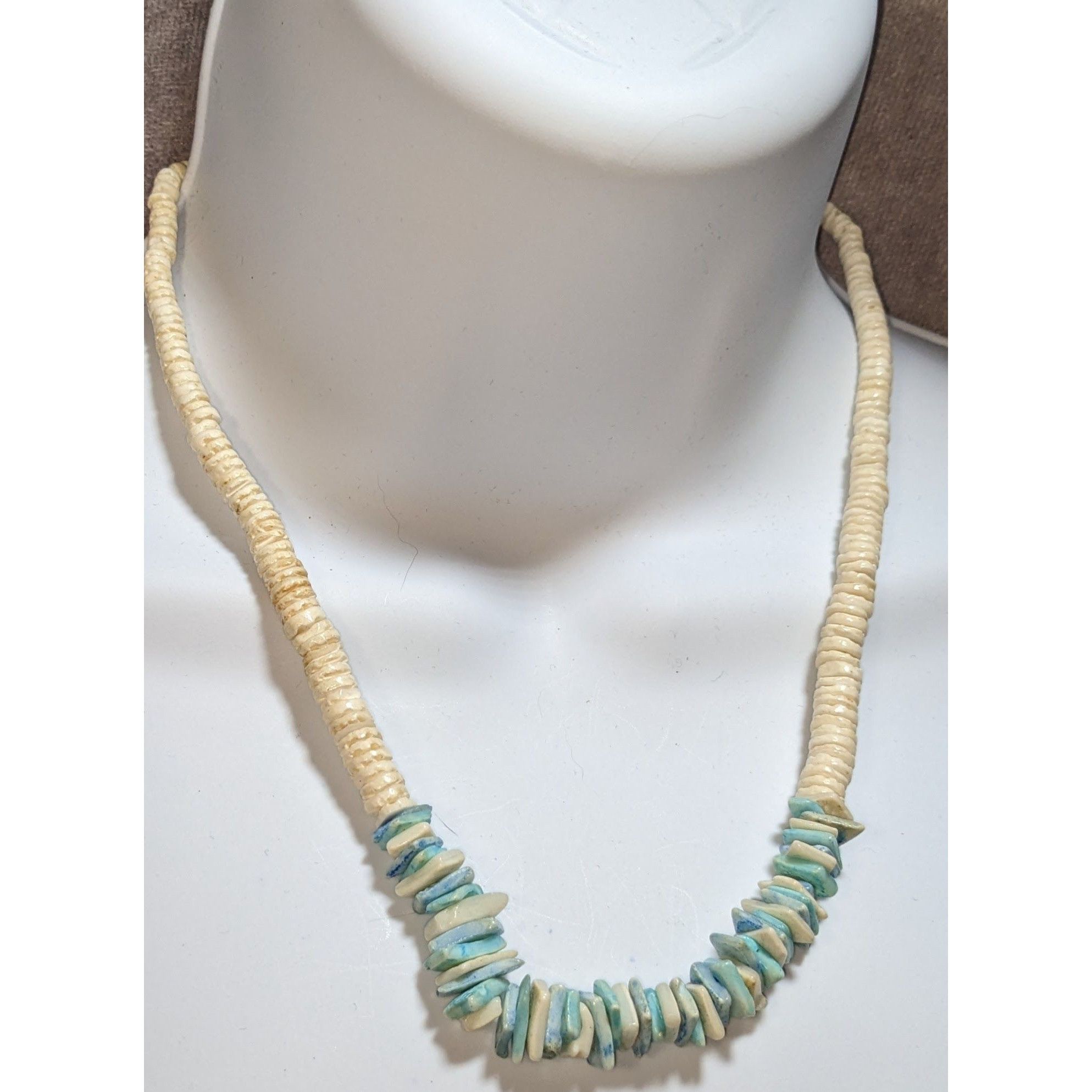Other Vintage 90s Beachy Blue And White Shell Chip Beaded Necklace Size ONE SIZE - 1 Thumbnail