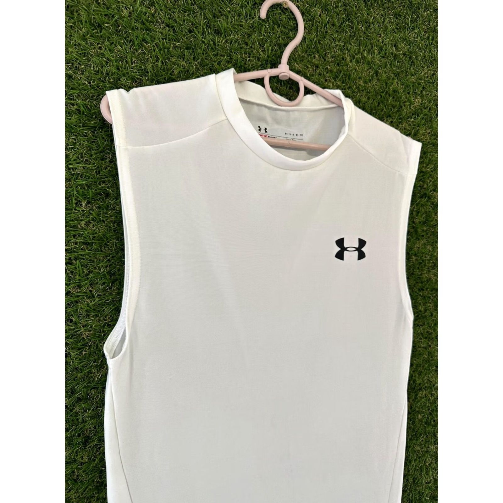 Under Armour Under Armour HeatGear Jersey Shirt Men M White Short Sleeve Polyester 64 cm 38 cm Length Pit to Pit Regular Size Size US M / EU 48-50 / 2 - 3 Thumbnail