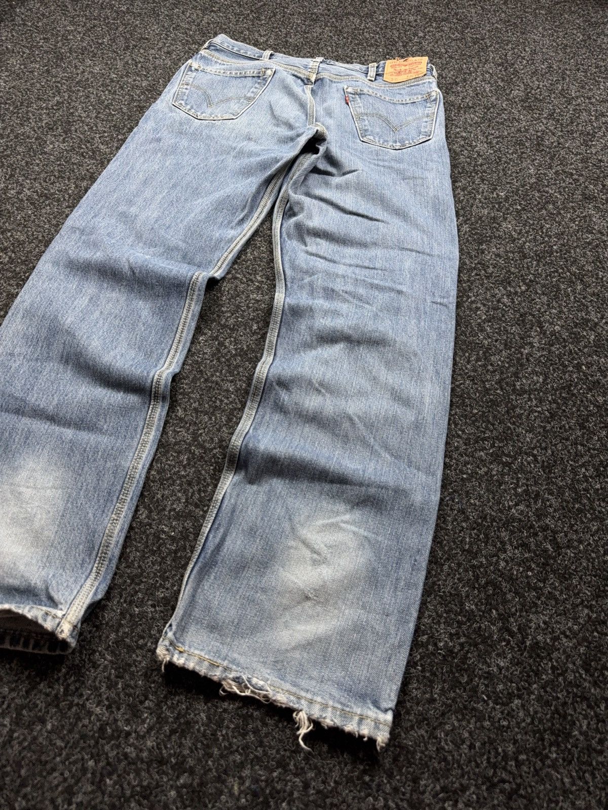 Levi's Retro 00s Levi’s 505 USA Regular Fit Light Wash Denim Jeans Size US 36 / EU 52 - 14 Thumbnail