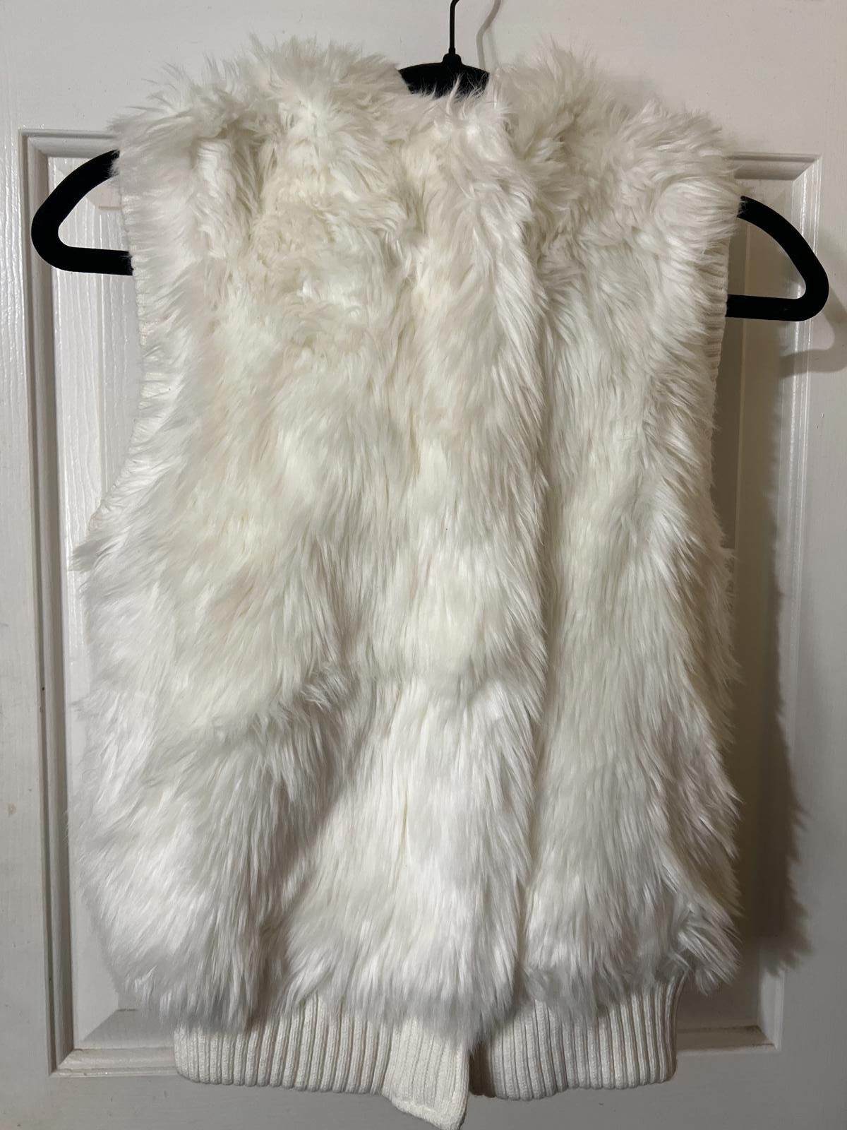 Other MNG White Faux Fur Hooded Vest with Ribbed Hem XS Coquette Size XS / US 0-2 / IT 36-38 - 2 Thumbnail