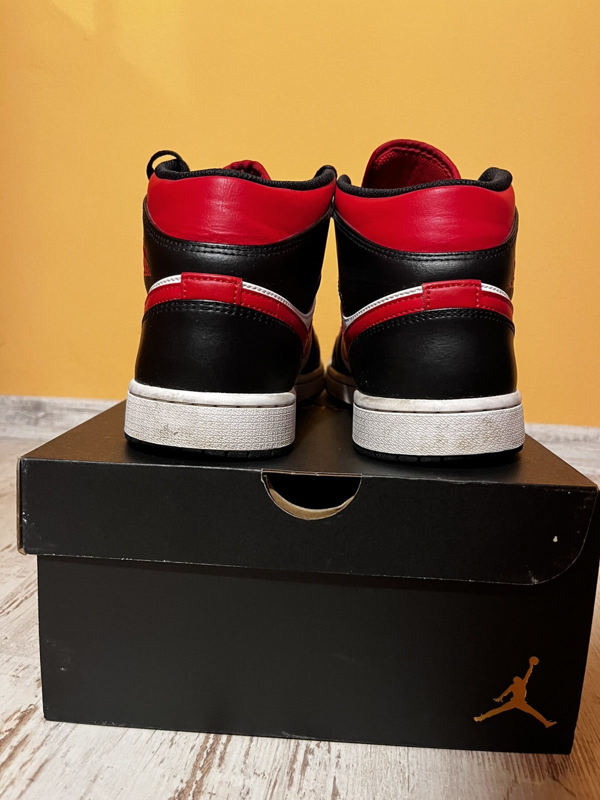 Jordan Brand Jordan 1 mid Size US 9.5 / EU 42-43 - 2 Thumbnail