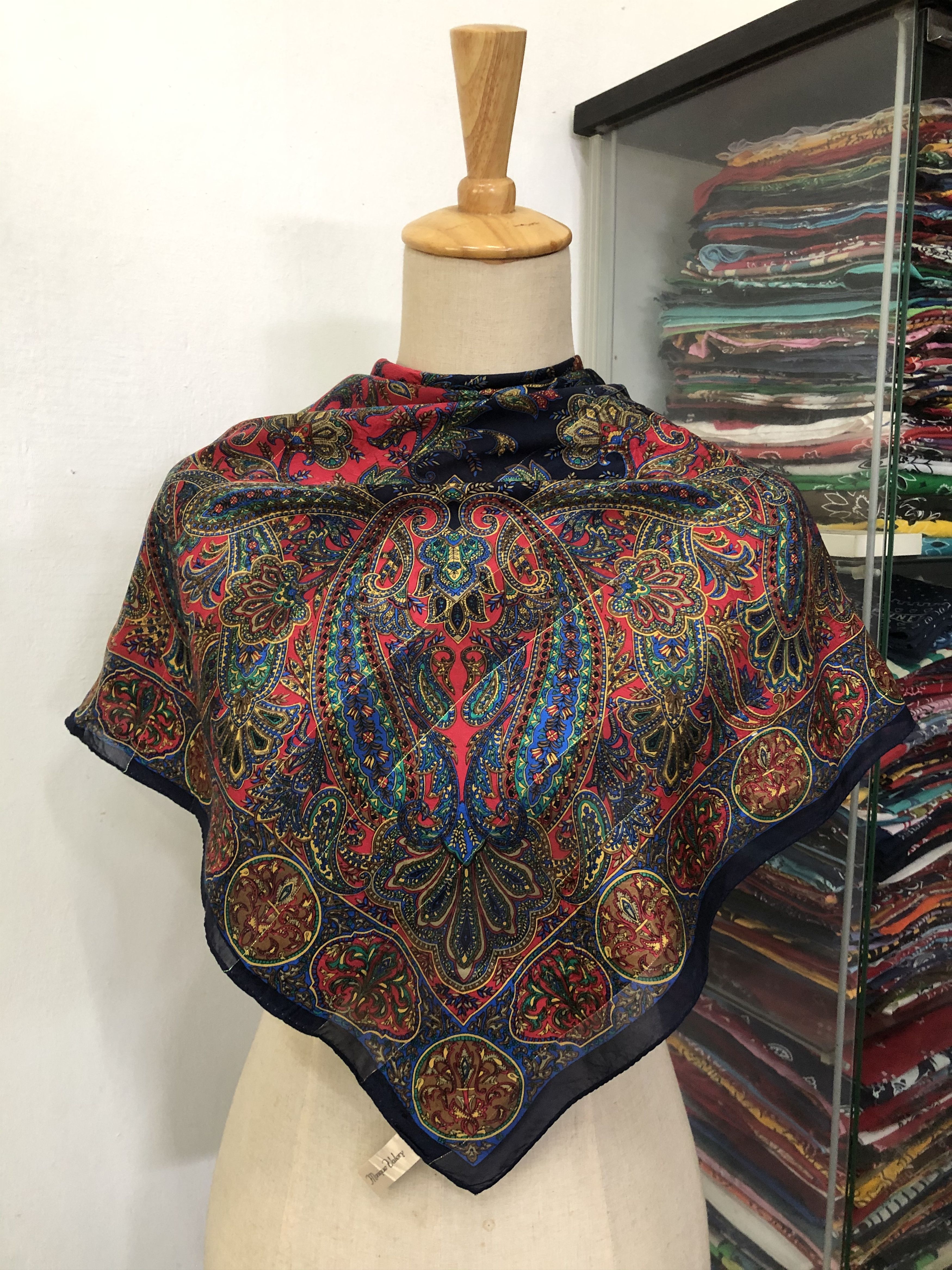 Vintage Vintage Monique Valery Silk Scarf Size ONE SIZE - 1 Thumbnail