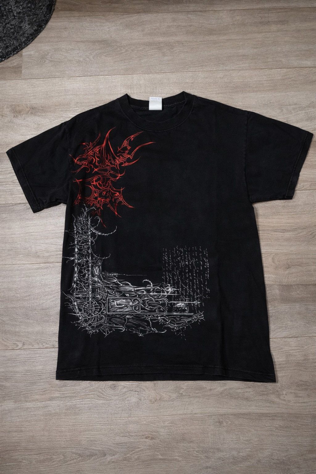 Japanese Brand Black Graphic Distressed Tee / Underground Streetwear Shirt Size US S / EU 44-46 / 1 - 1 Preview
