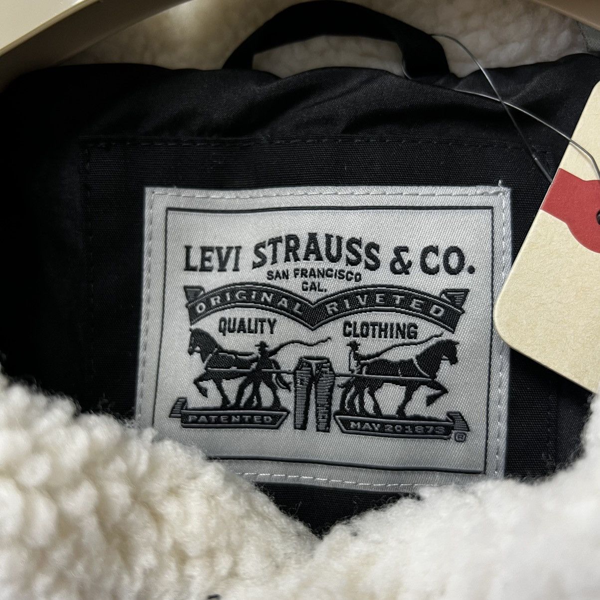 Levi's Levi's Men's Quilted Woodsman Puffer Jacket Black NEW NWT Size US L / EU 52-54 / 3 - 12 Thumbnail
