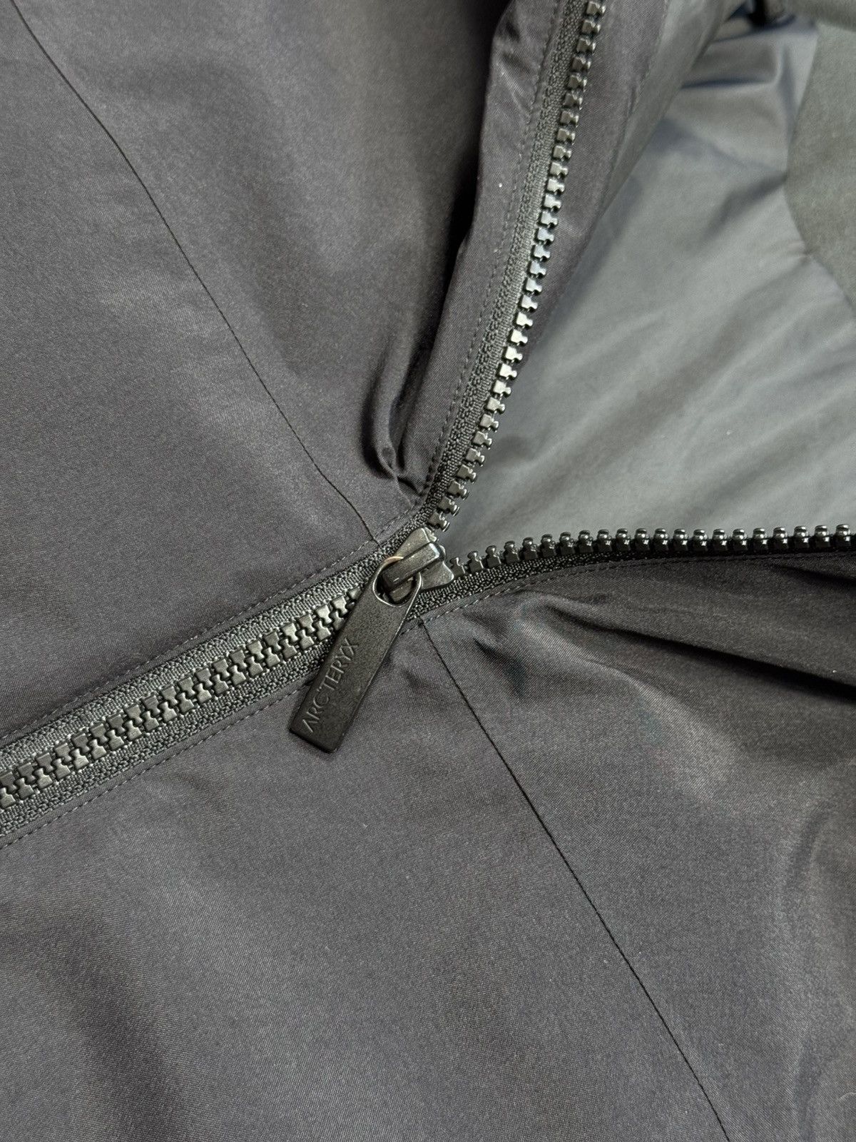 Arc'teryx Arc'teryx Windstopper Insulated Jacket — Black Size US S / EU 44-46 / 1 - 5 Thumbnail