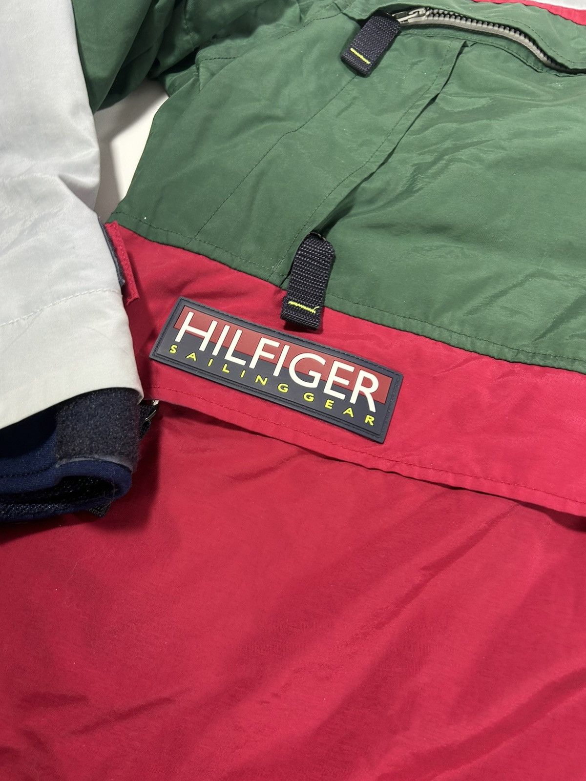 Tommy Hilfiger Mens Tommy Hilfiger Sailing Gear hood raincoat / jacket 2XL Size US XXL / EU 58 / 5 - 2 Thumbnail