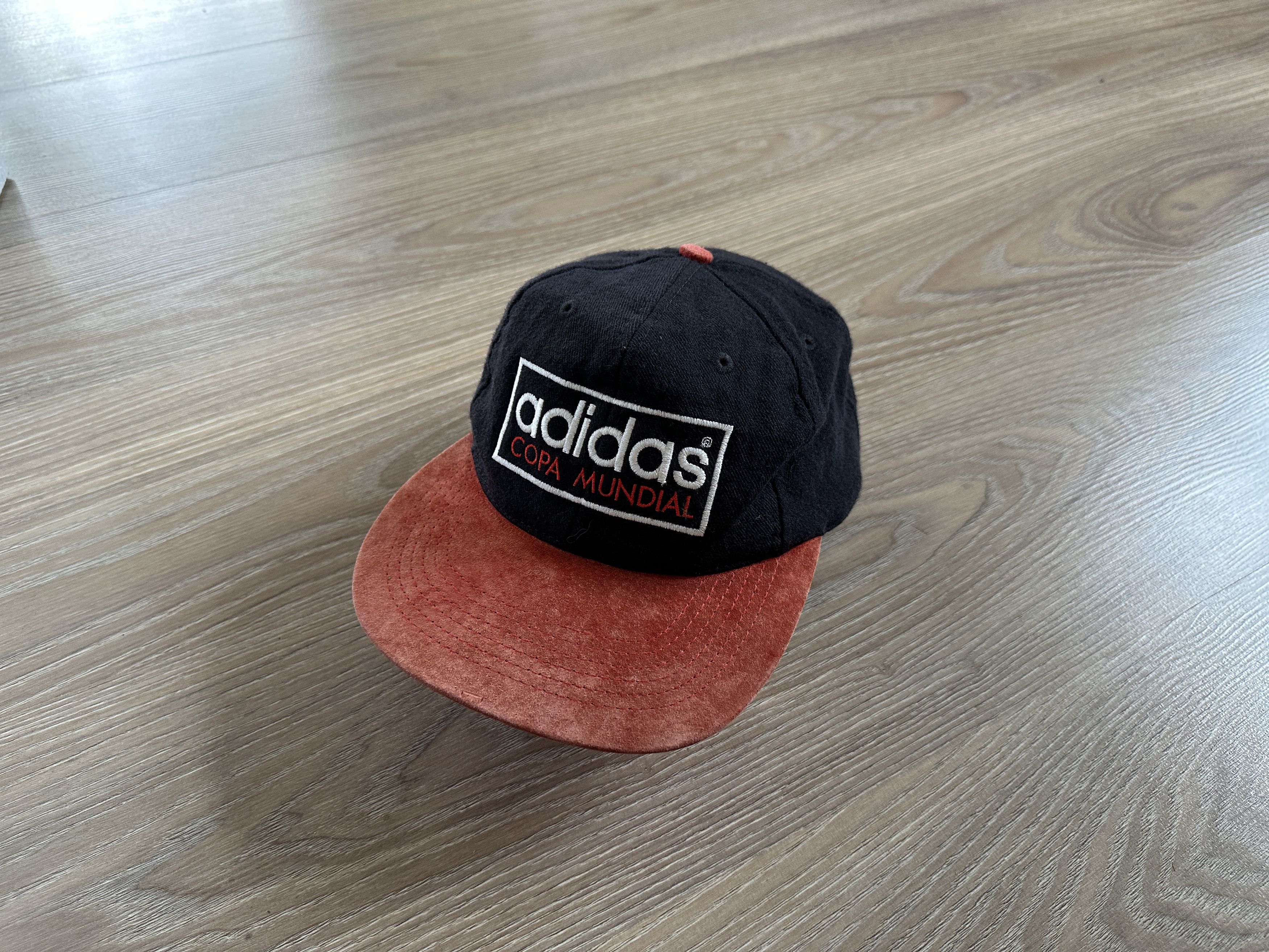 Adidas × Vintage Rare Adidas Copa Mundial Snapback Hat 1990s Size ONE SIZE - 1 Thumbnail