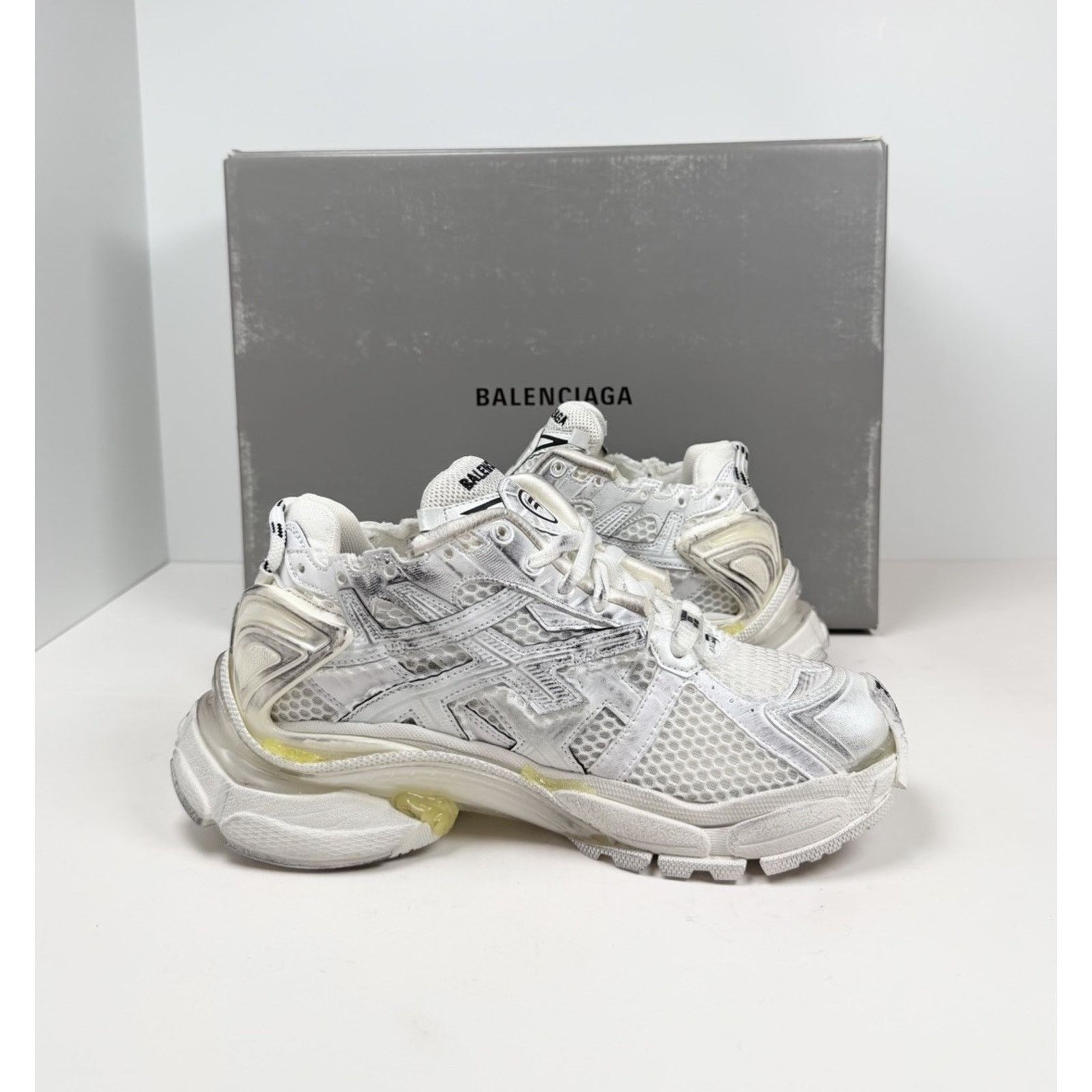 Balenciaga Size 36EU/6W - Balenciaga Runner Kith Distressed NEW Size US 6 / IT 36 - 6 Thumbnail