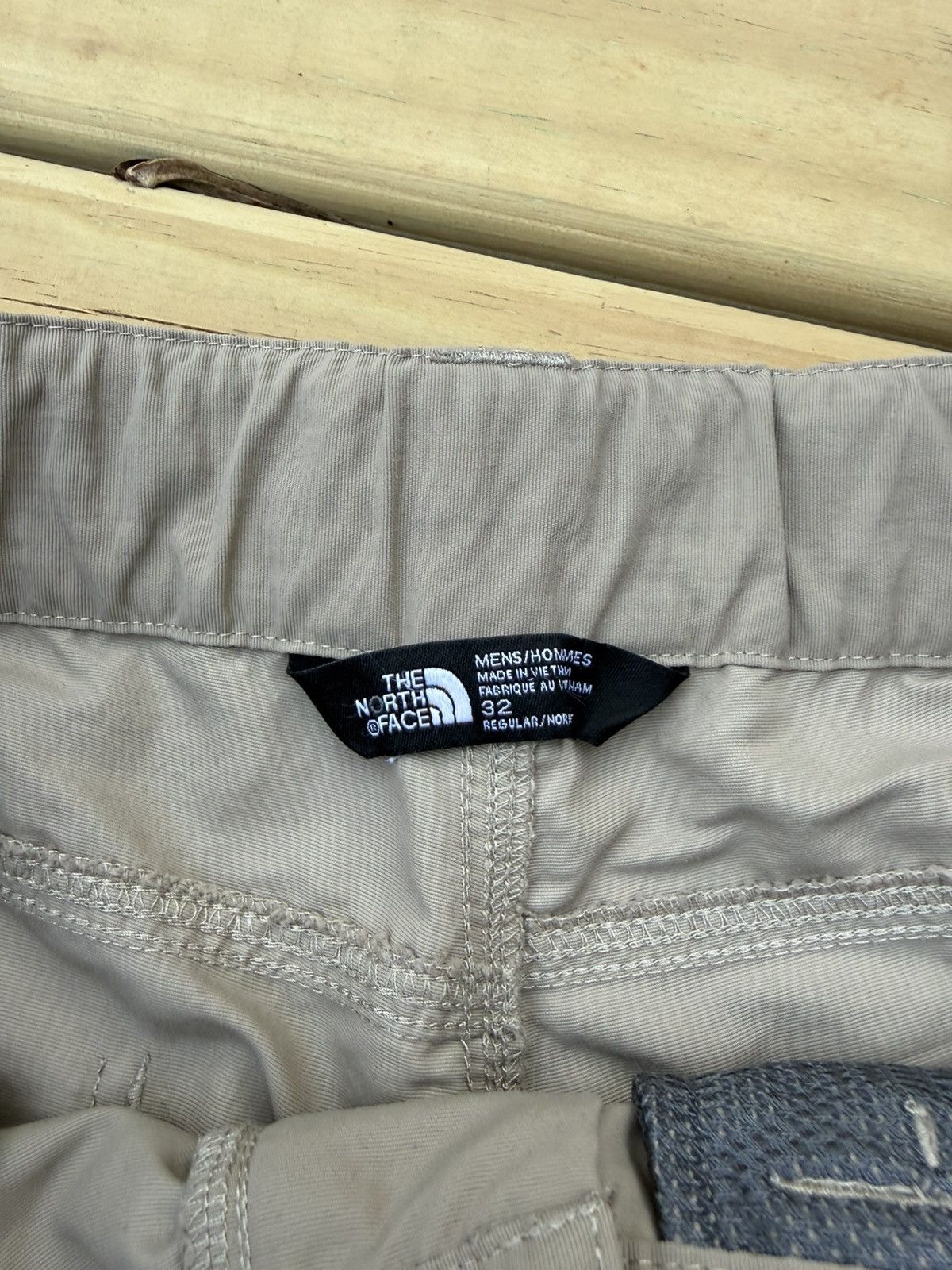 The North Face The North Face Khaki Shorts Size US 32 / EU 48 - 4 Thumbnail