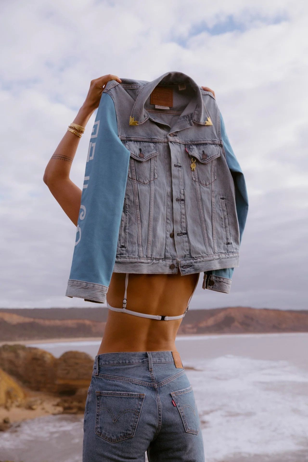 Levi's Levi's x Lucy Folk Denim Trucker Jacket Size US M / EU 48-50 / 2 - 14 Thumbnail