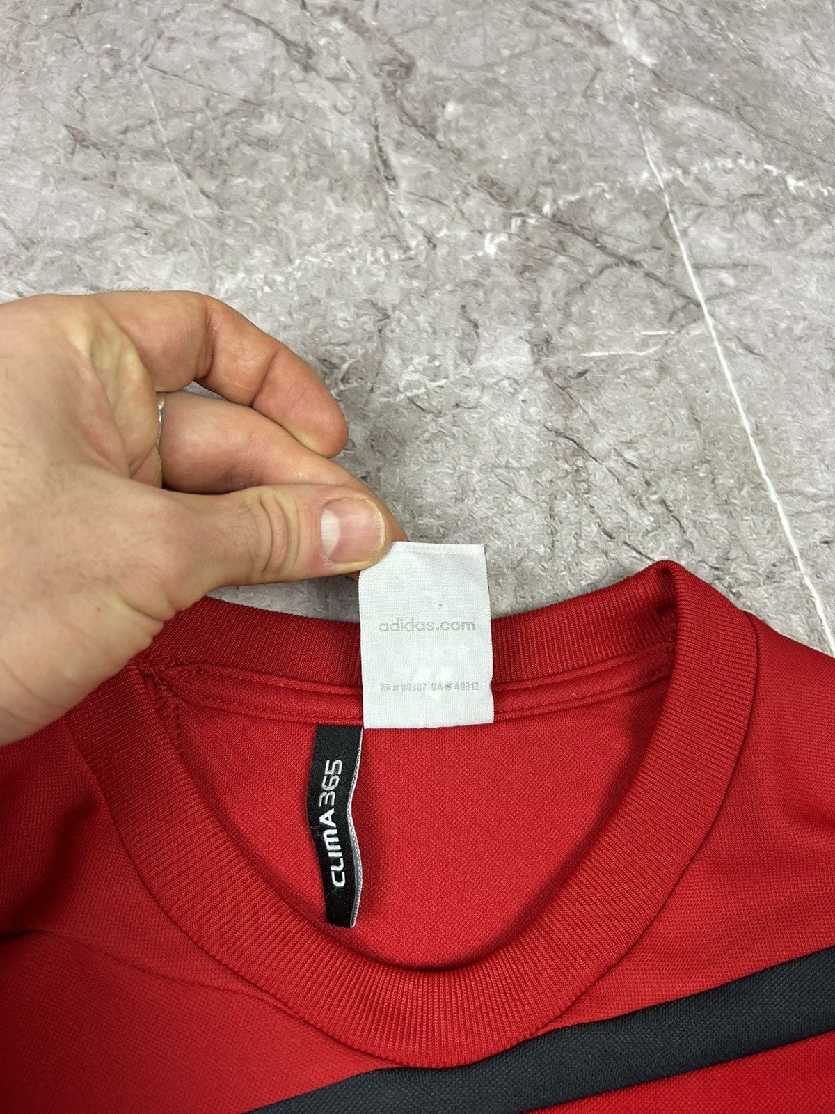 Adidas Vintage Adidas Liverpool Football Sweatshirt Soccer Red Size US L / EU 52-54 / 3 - 9 Thumbnail