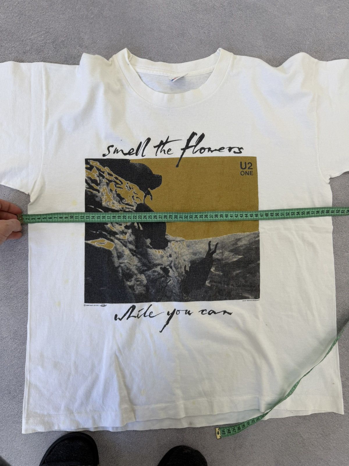 Band Tees U2 One Smell The Flowes While You Can Tour VNTG 1991 Size US M / EU 48-50 / 2 - 16 Thumbnail