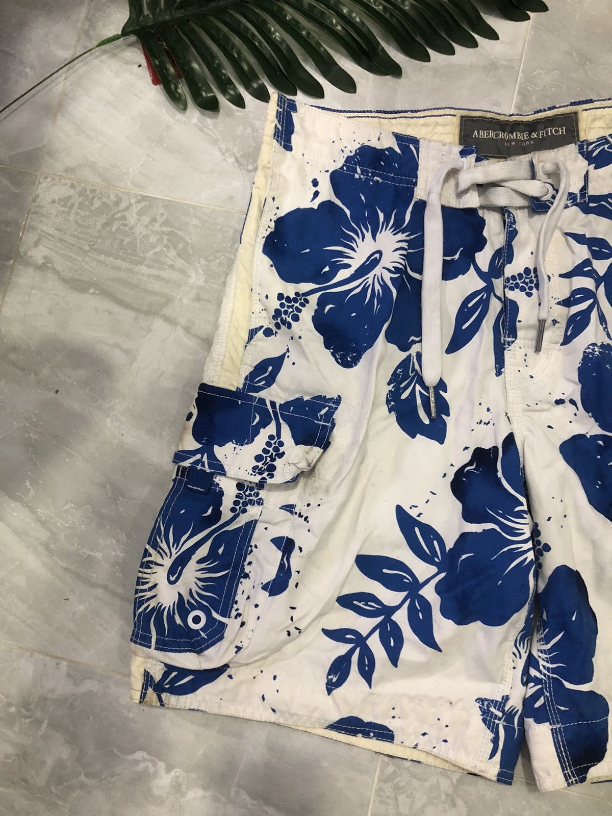 Abercrombie & Fitch Abercrombie & Fitch Hawaiian Cargo Short Pants Size US 32 / EU 48 - 3 Thumbnail