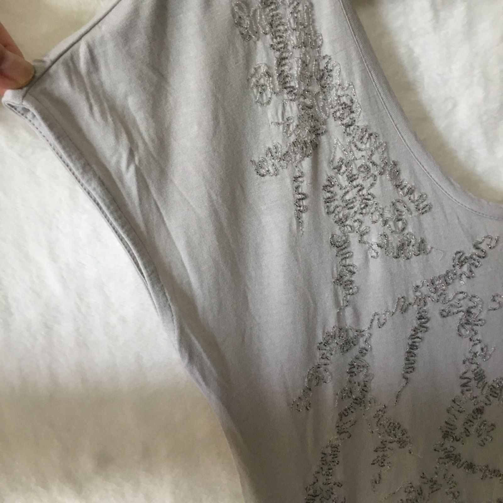 Club Monaco Club Monaco Light Gray Asymmetrical Sequined Top Size S / US 4 / IT 40 - 5 Thumbnail
