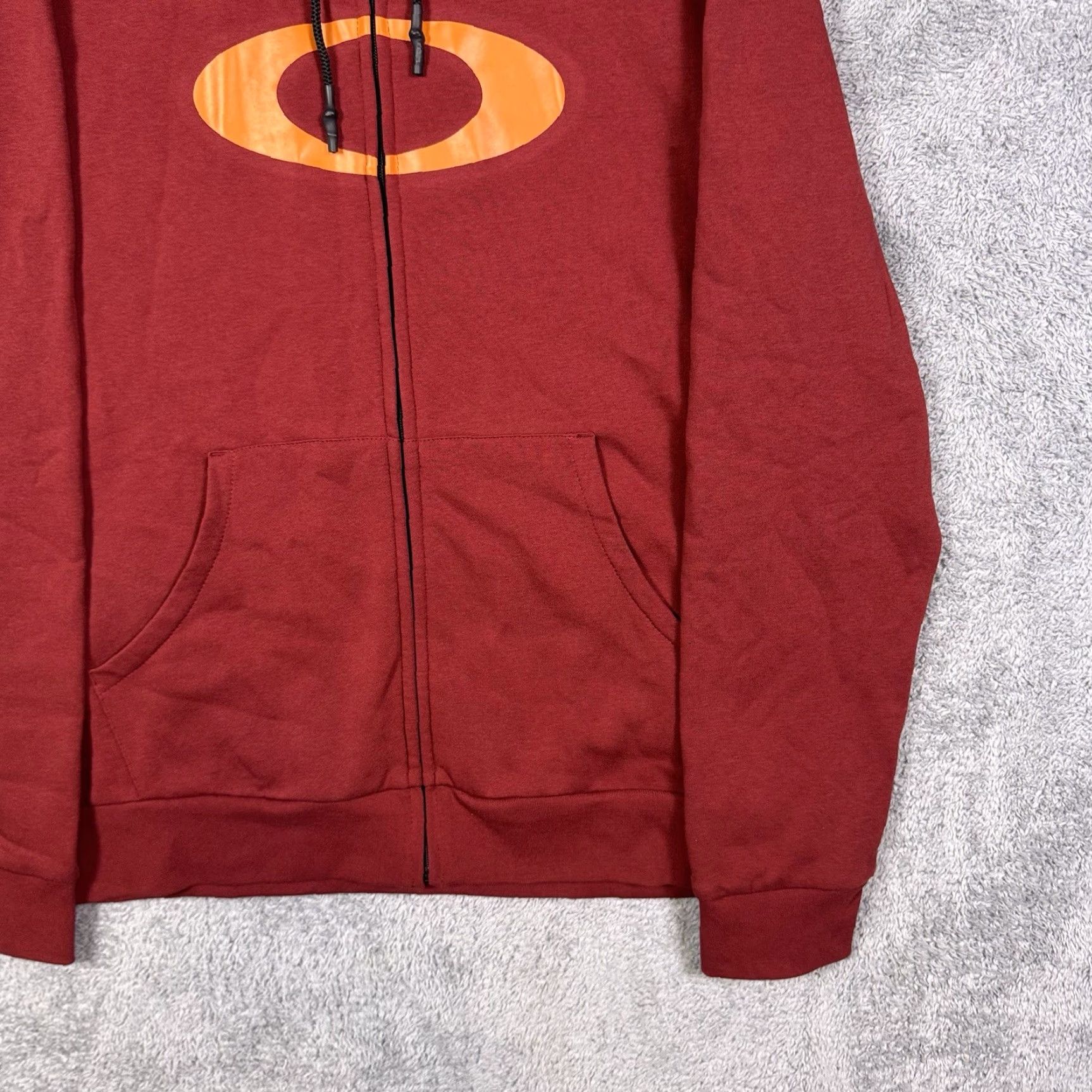 Oakley **Red Oakley Hoodie Mens 2XL Full Zip Fleece Sweatshirt Jacket** User: Red Oakley Hoodie Mens 2XL Full Zip Fleece Sweatshirt Jacket Size US XXL / EU 58 / 5 - 2 Thumbnail