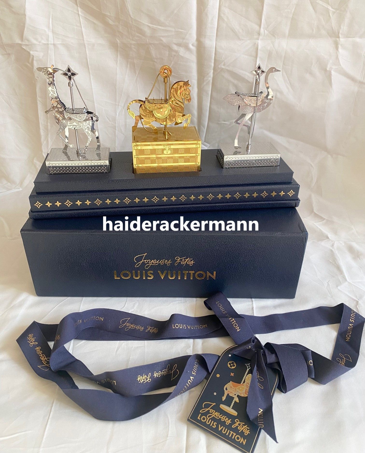 Louis Vuitton Louis Vuitton 2024 X'mas monogram carousel