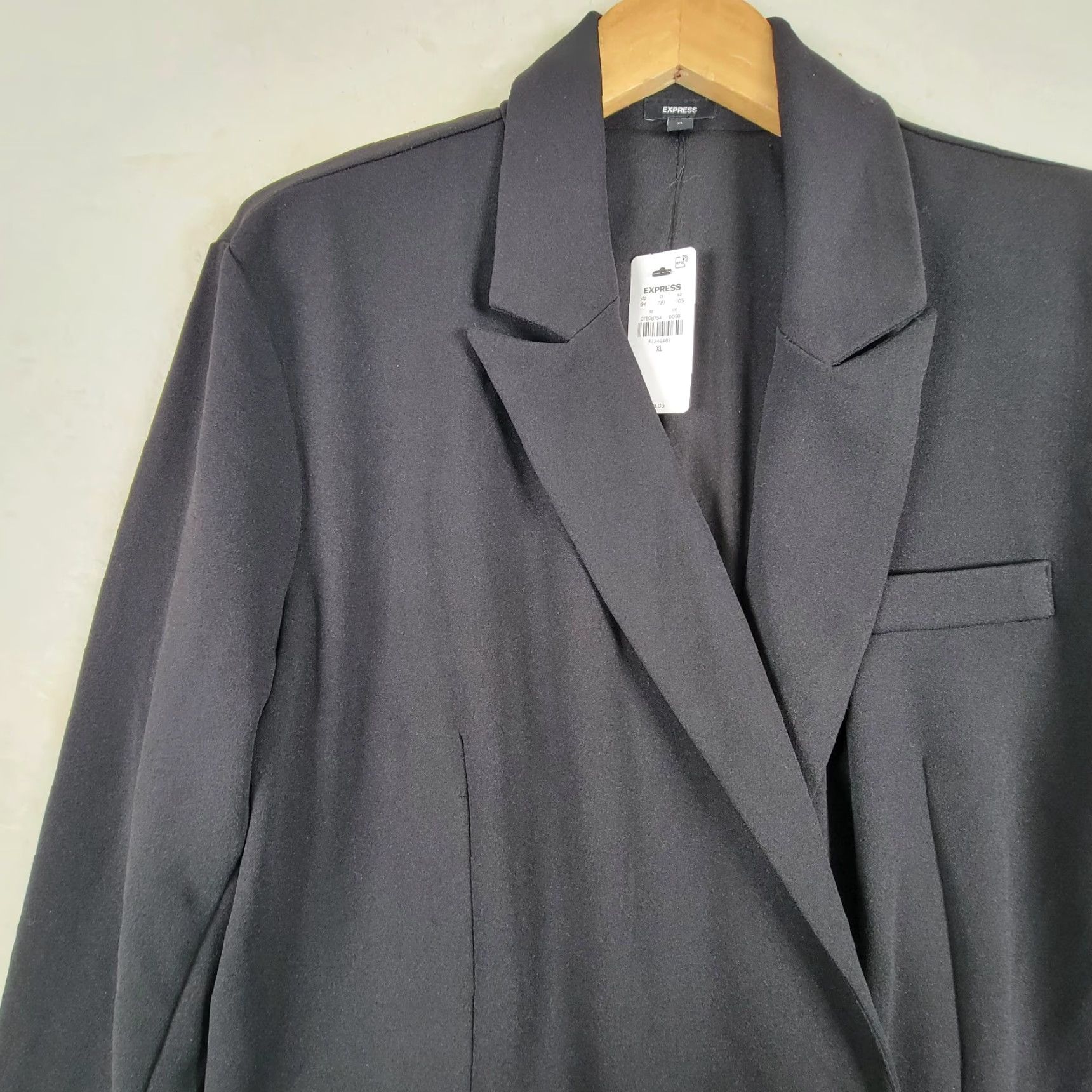 Express EXPRESS Black Editor Double-Breasted Novelty Gold Button Blazer Jacket Coat XL Women’s Suit Jacket/Blazer Long Sleeve Black Buttoned Size XL / US 12-14 / IT 48-50 - 3 Thumbnail
