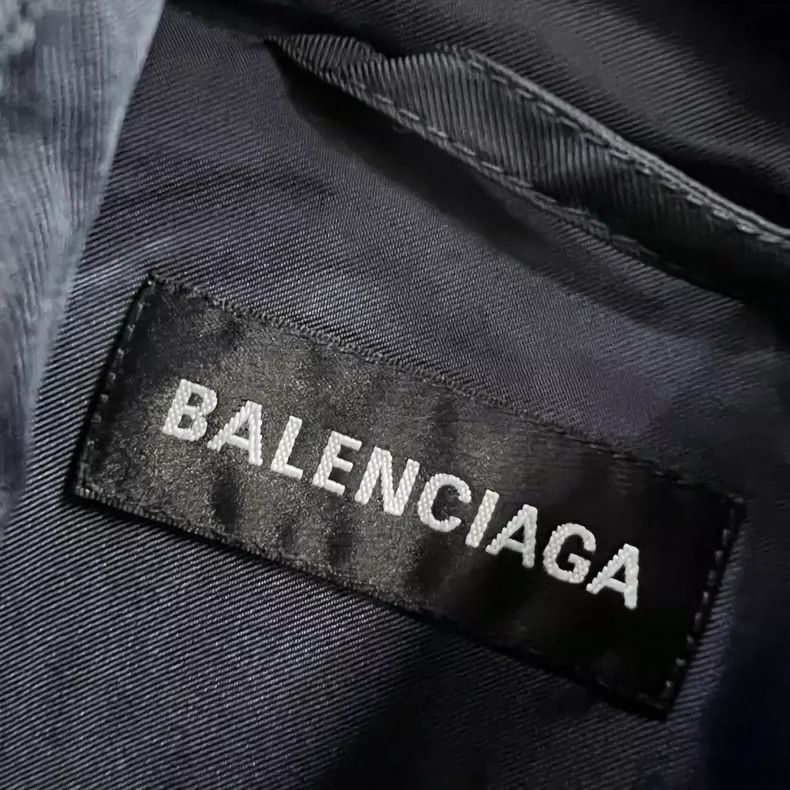 Balenciaga Balenciaga Seven Languages Print Jacket Size US S / EU 44-46 / 1 - 7 Thumbnail