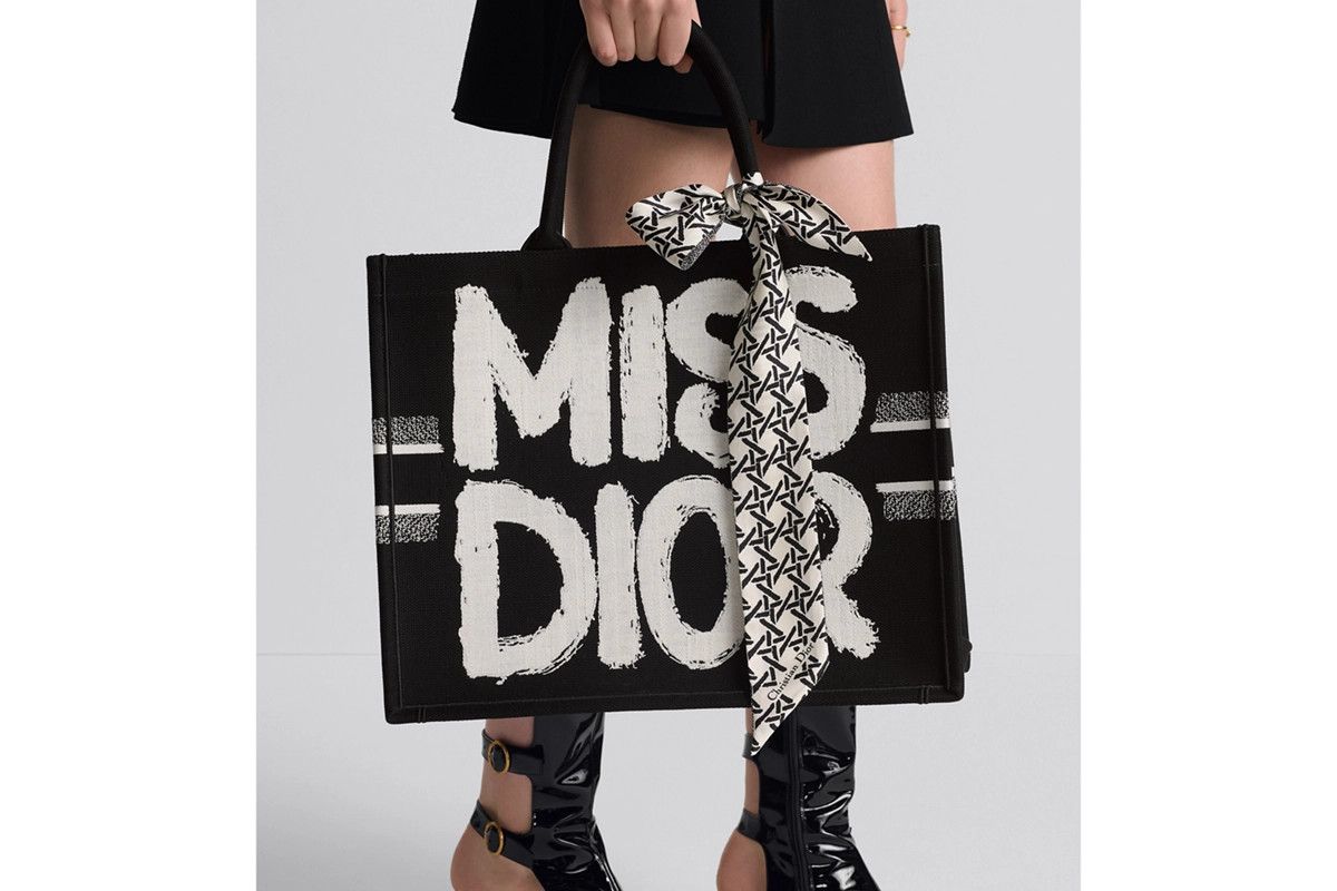 Dior o1bcso1str0226 Size:OS/Cannage Mitzah Scarf in White/Black Size ONE SIZE - 4 Thumbnail