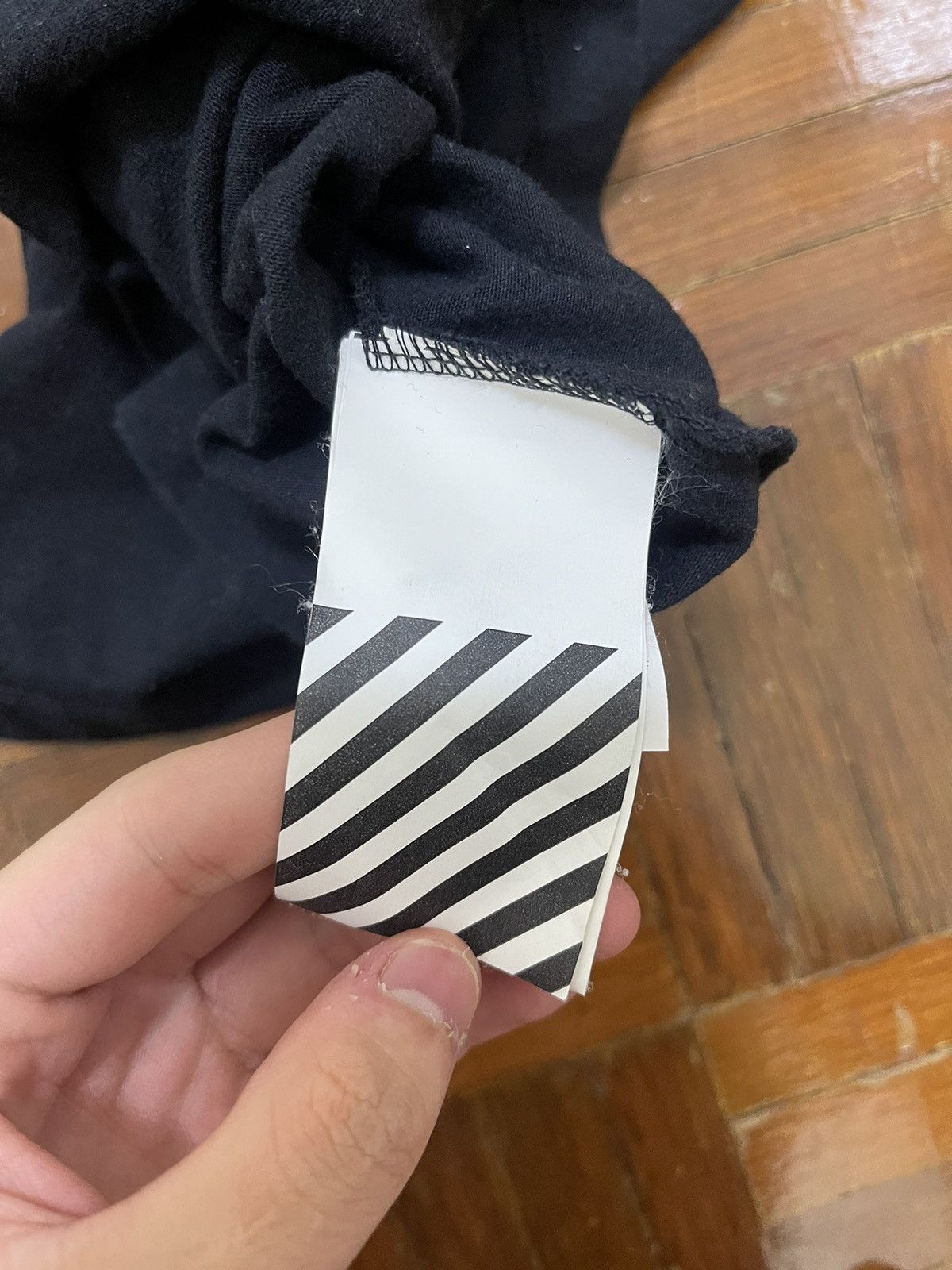 Off-White Off-White SS19 Black Red Bat T Shirt Size US M / EU 48-50 / 2 - 3 Thumbnail