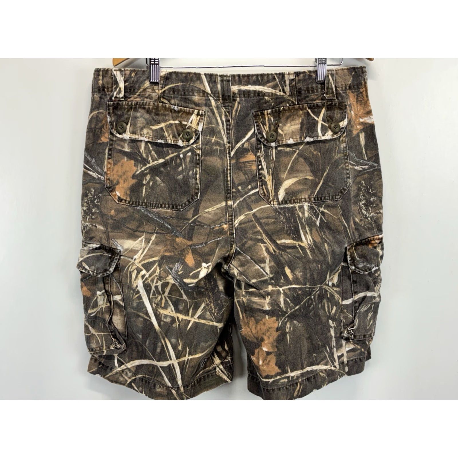 Realtree Realtree The Game LSU Camo Cargo Shorts Men’s 38x10 Cargo Cotton Embroidered Multicolor Camouflage LSU College 38 Mens Size US 38 / EU 54 - 4 Thumbnail