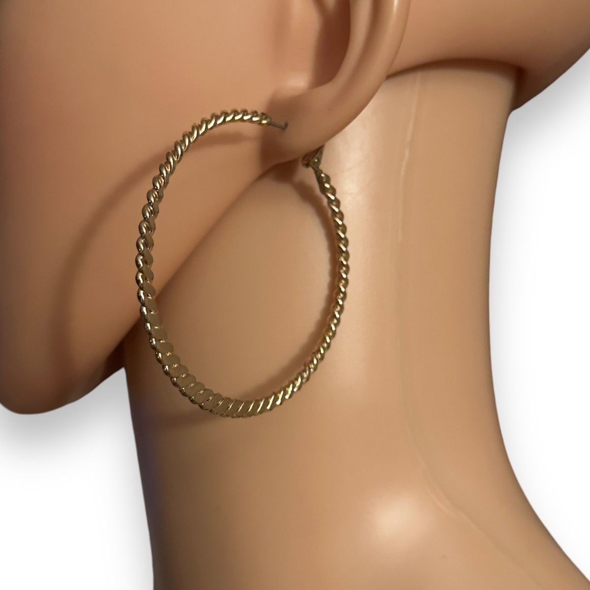 Other Gold tone flat braid hoop earrings Size ONE SIZE - 2 Thumbnail