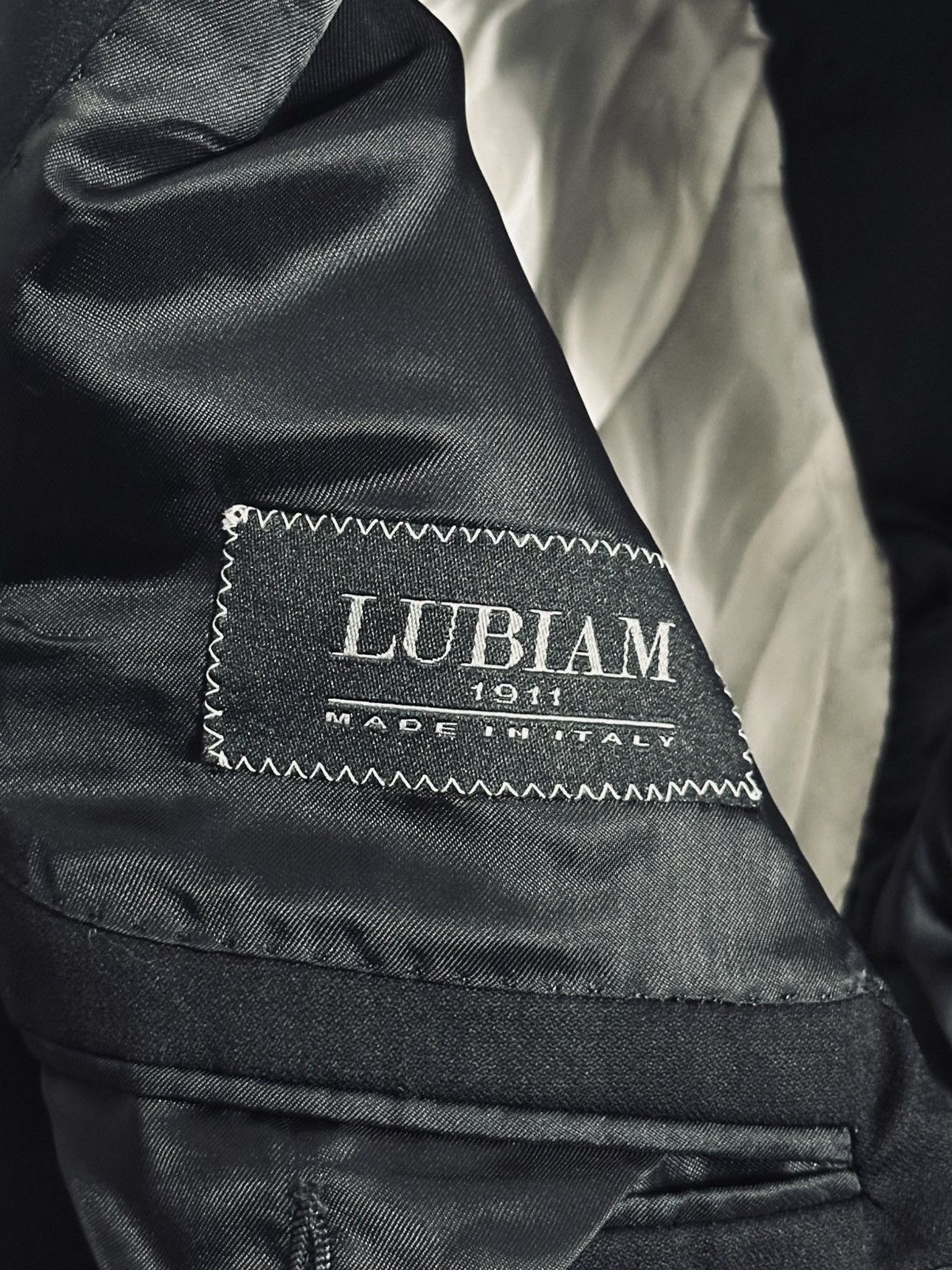 Lubiam 2pc tuxedo virgin wool Italian suit - jacket & pants Size 46R - 12 Thumbnail
