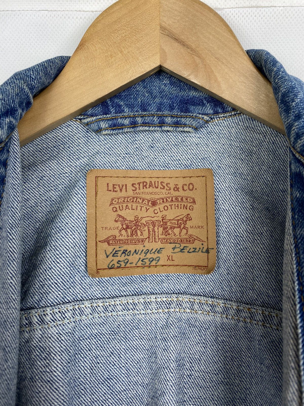 Levi's × Vintage Levis vintage men’s denim trucker jacket size Xl Size US XL / EU 56 / 4 - 21 Thumbnail