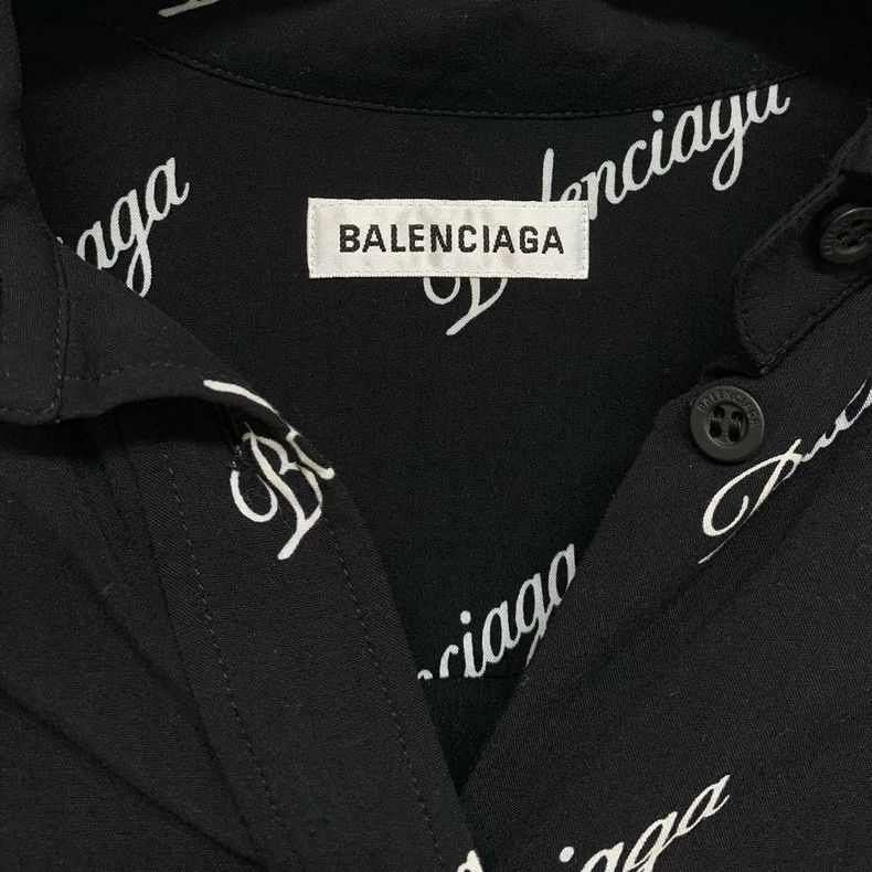 Balenciaga Balenciaga size 34 Bullet screen full of logo cardigan Size US XS / EU 42 / 0 - 3 Thumbnail