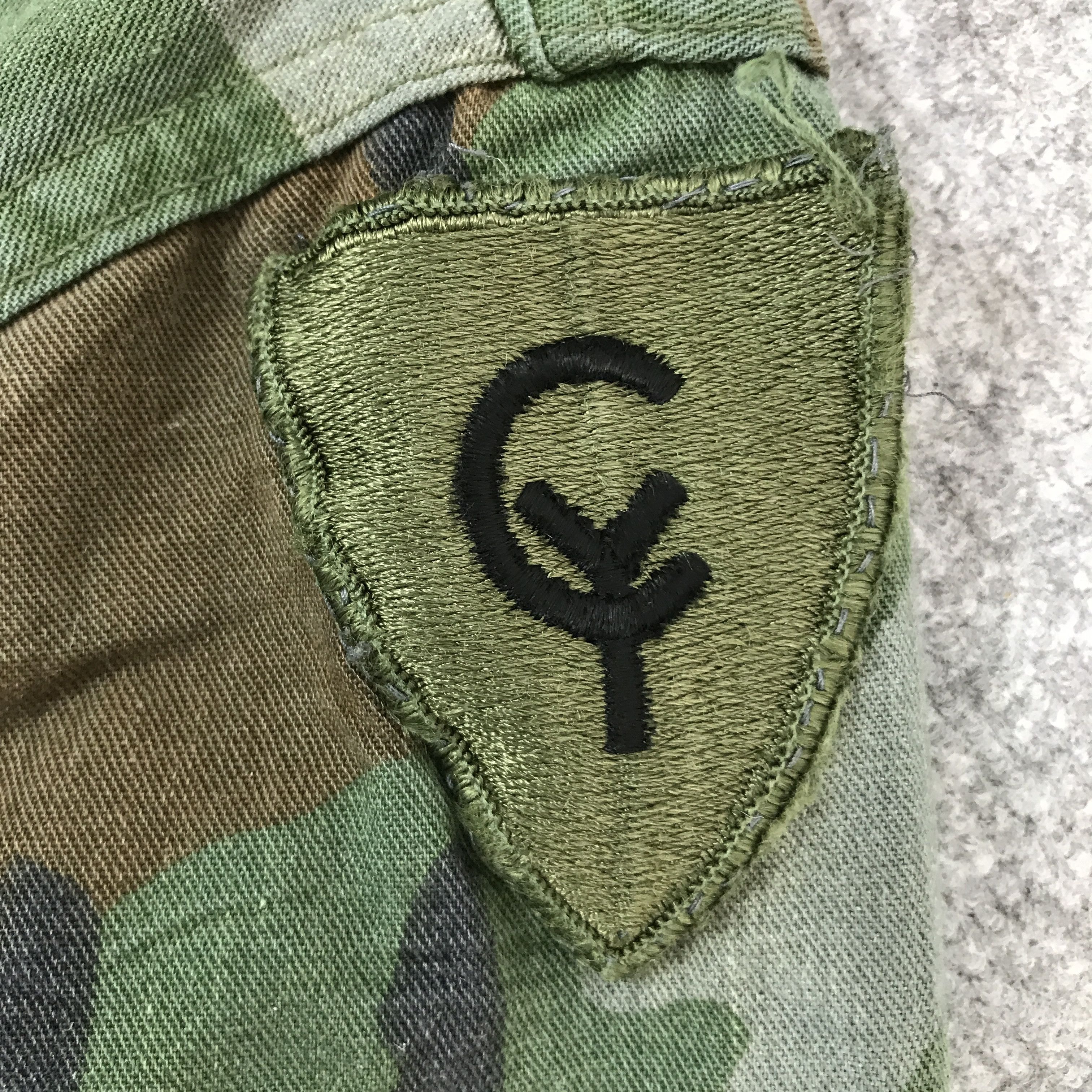 Vintage U.S ARMY CAMO BUTTON JACKET Size US L / EU 52-54 / 3 - 10 Thumbnail