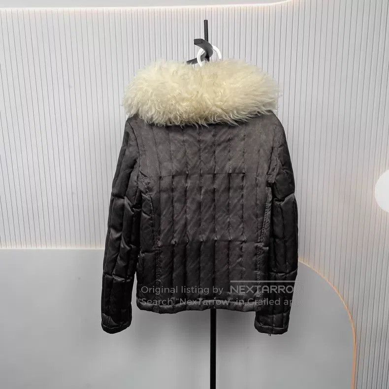 Louis Vuitton Louis Vuitton Black Grey Plush Collar Quilted Jacket Size XS / US 0-2 / IT 36-38 - 2 Thumbnail
