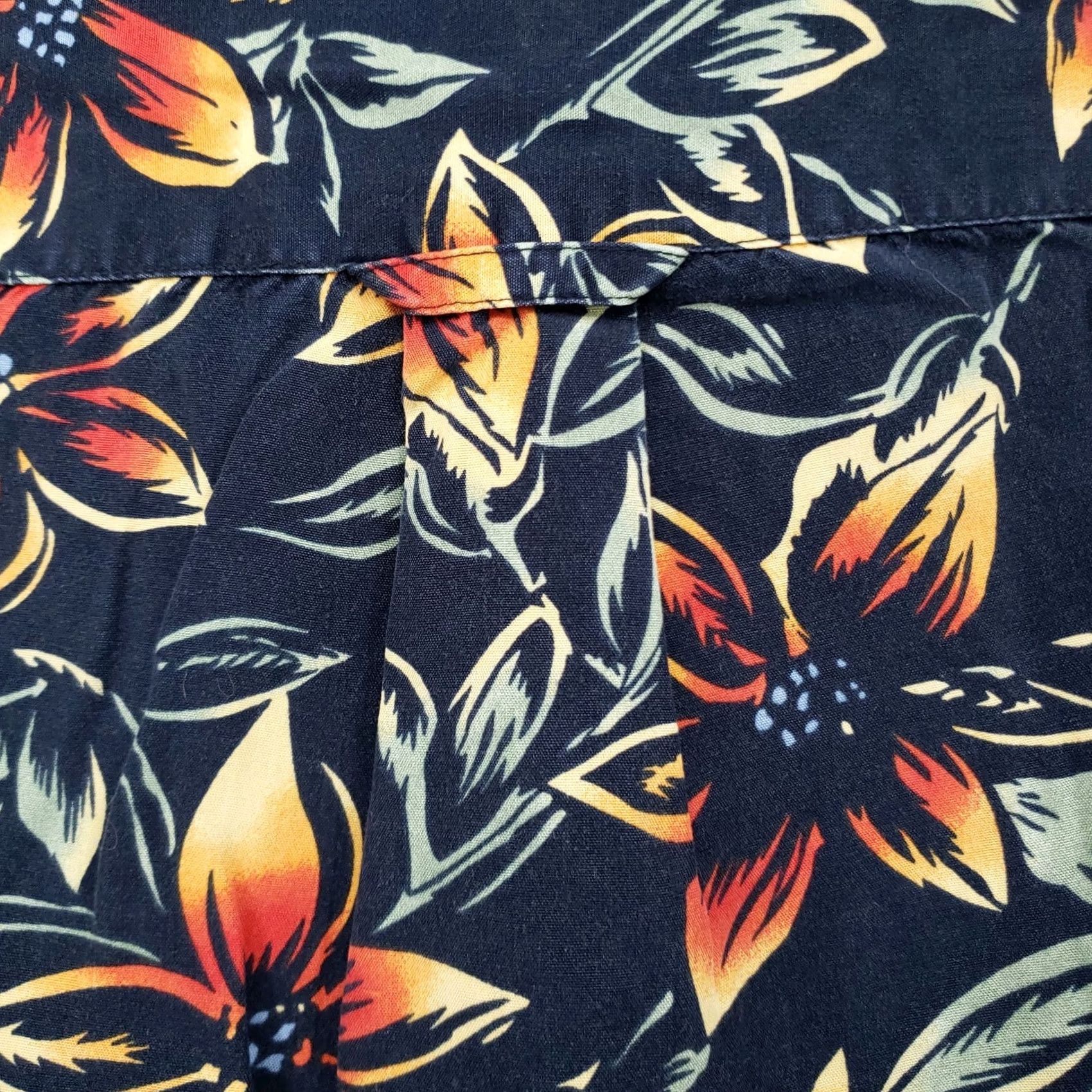 Liz Claiborne Liz Claiborne Shirt Womens PS Petite Button-Up Blue Floral Sleeveless Rayon Top Size S / US 4 / IT 40 - 6 Thumbnail