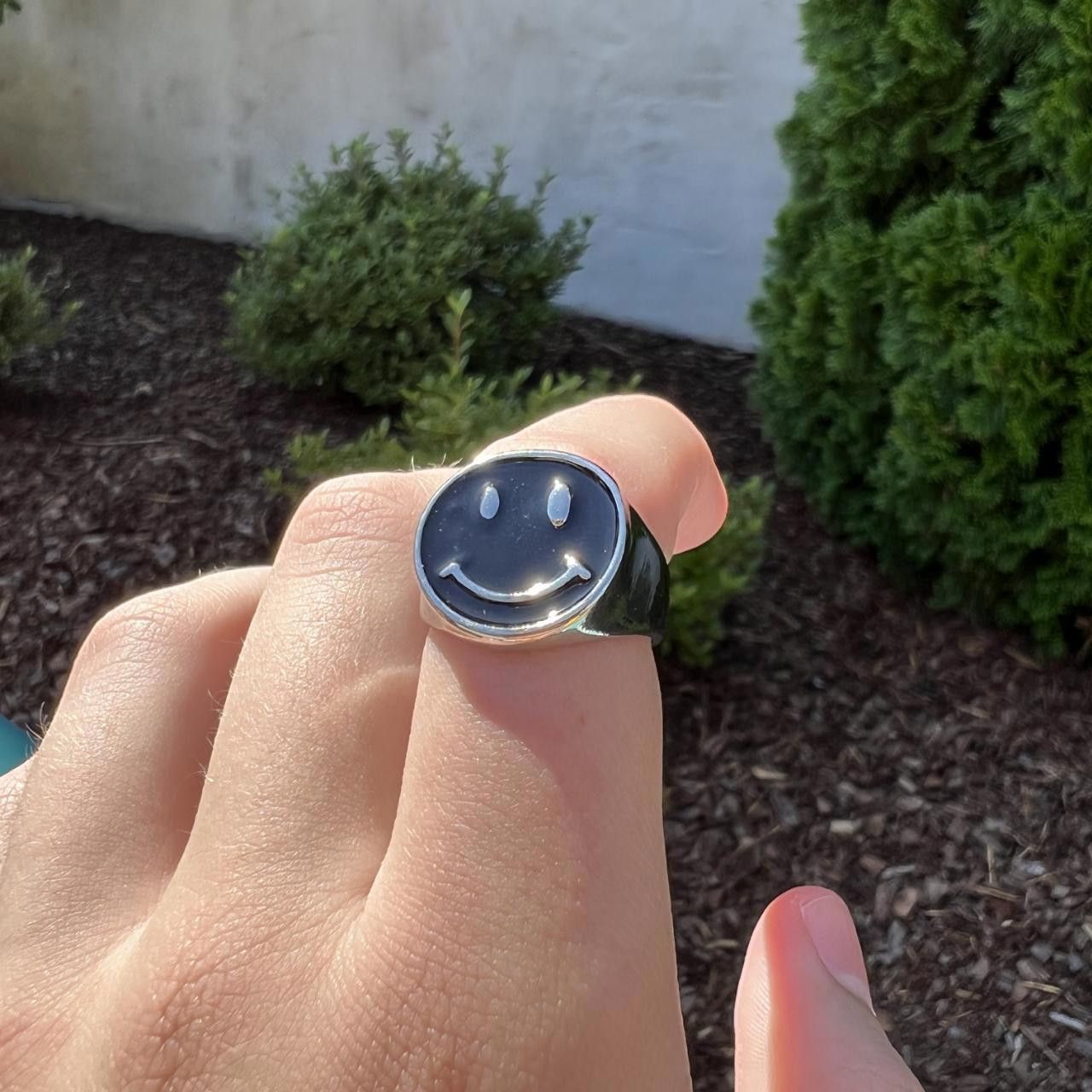 Jewelry Silver Smiley Ring SZ 8 Size ONE SIZE - 1 Thumbnail