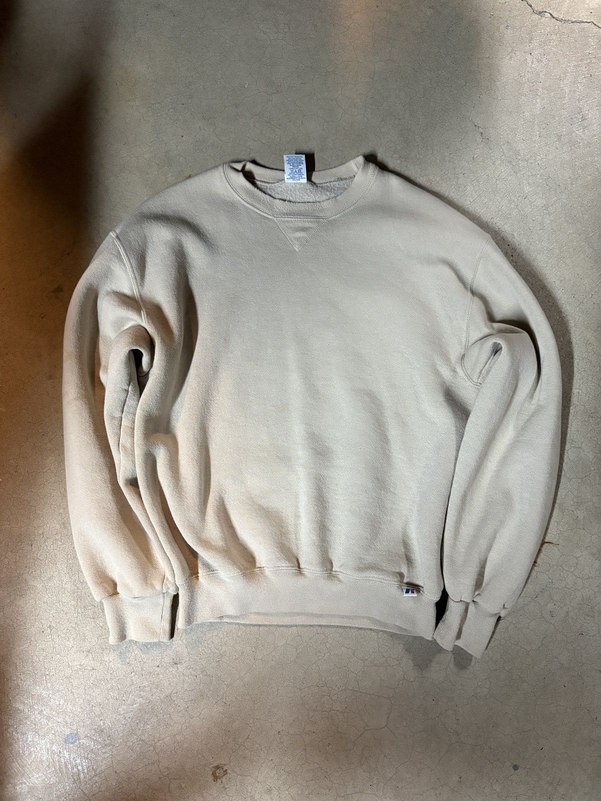 Russell Athletic VTG 90s Russell Athletic Boxy Crewneck Sweatshirt Cream Tan Size US M / EU 48-50 / 2 - 1 Thumbnail