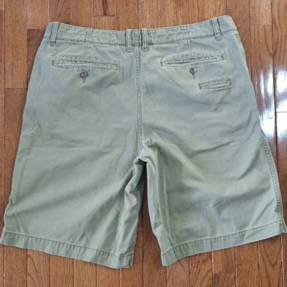 Old Navy Old Navy Mens 38 Khaki Cargo Shorts Utility Pockets Vintage Size US 38 / EU 54 - 2 Thumbnail