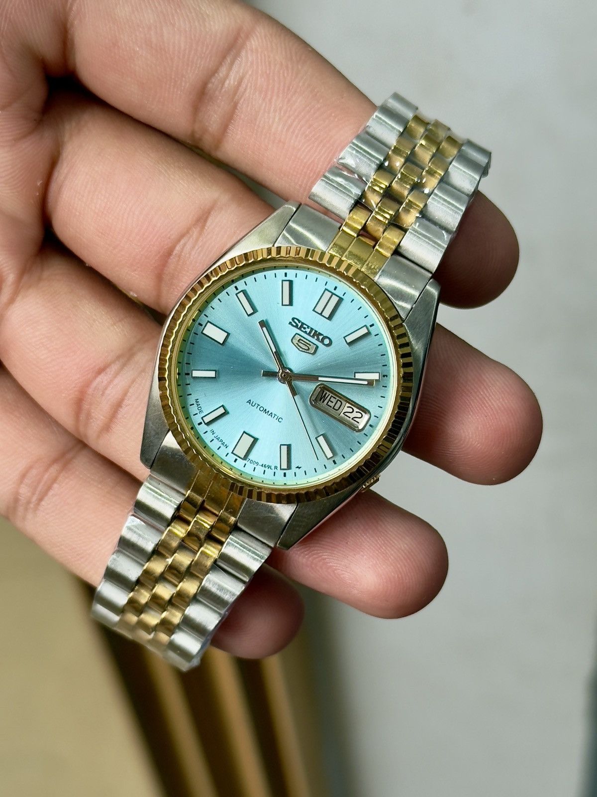 Vintage Seiko SNXJ NOS Automatic 7009 skyblue Dial Men’s Wrist Watch Size 36 - 2 Thumbnail