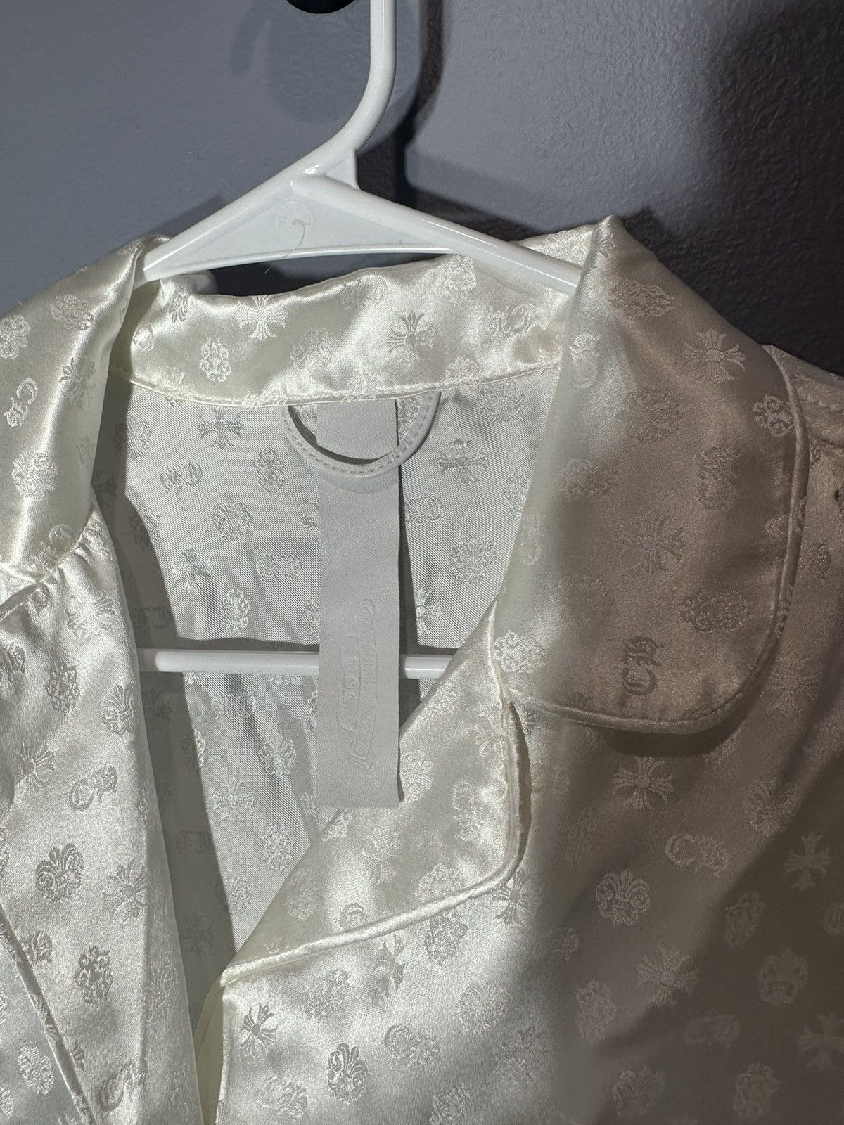 Chrome Hearts Chrome hearts white silk button up shirt Size M / US 6-8 / IT 42-44 - 3 Thumbnail