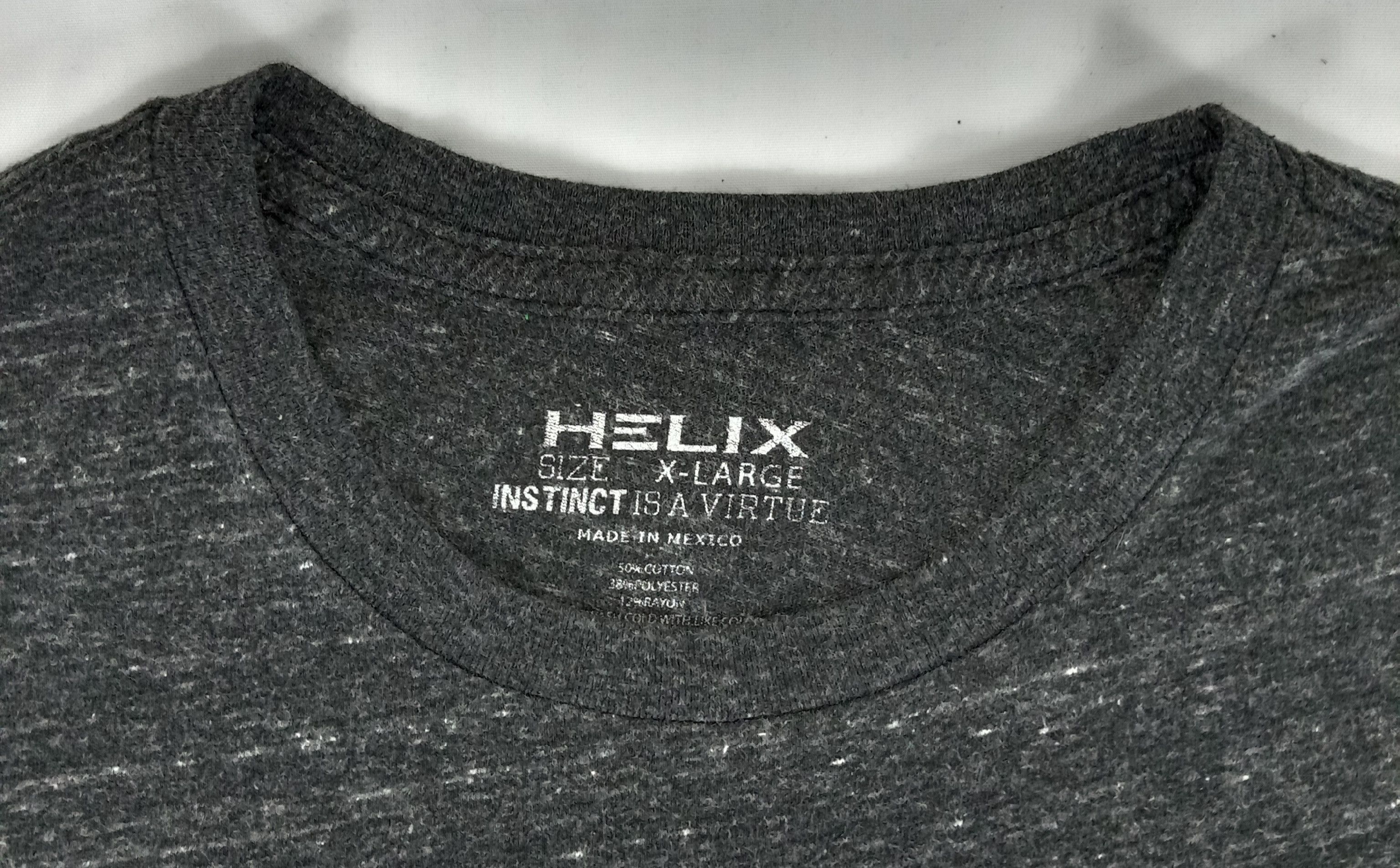 Helix Vintage Helix Skull Graphic Genuine Apparel T Shirt Size US XL / EU 56 / 4 - 3 Thumbnail