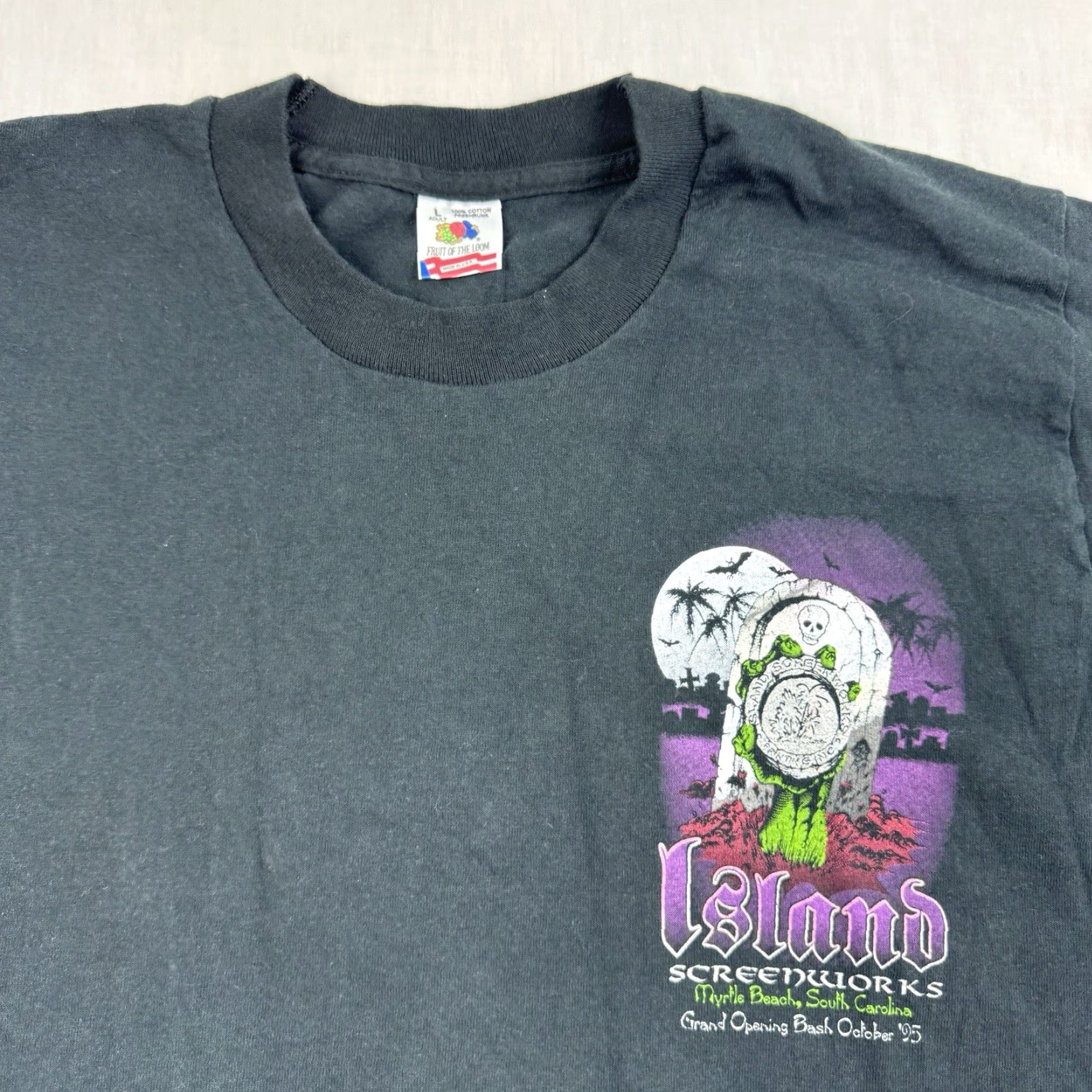 Fruit Of The Loom VINTAGE Fruit of the Loom T-Shirt Men Adult Large Black 90s Punk Gothic Screenworks Size US L / EU 52-54 / 3 - 4 Thumbnail