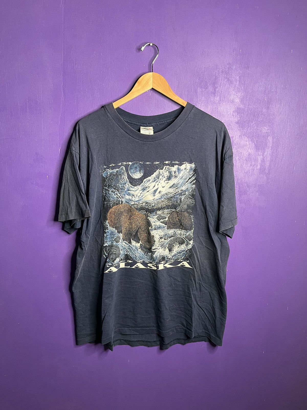 Vintage Vintage 90s Alaska bears fishing nature t-shirt Size US XL / EU 56 / 4 - 1 Thumbnail