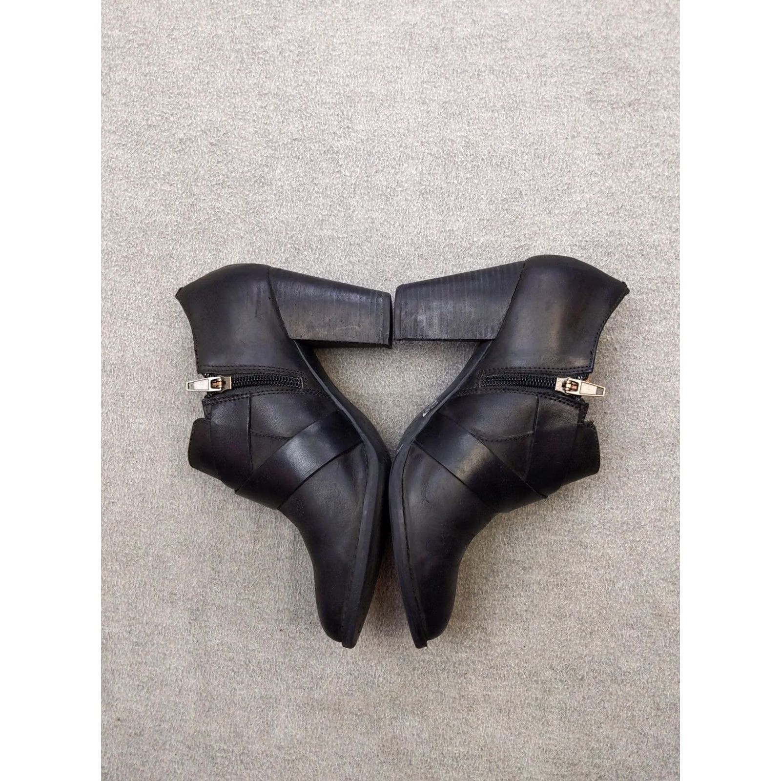 Clarks Clarks Indigo Womens 8.5 Black Leather Ankle Boots Heeled Buckle Zip Booties Size US 9 / IT 39 - 6 Thumbnail