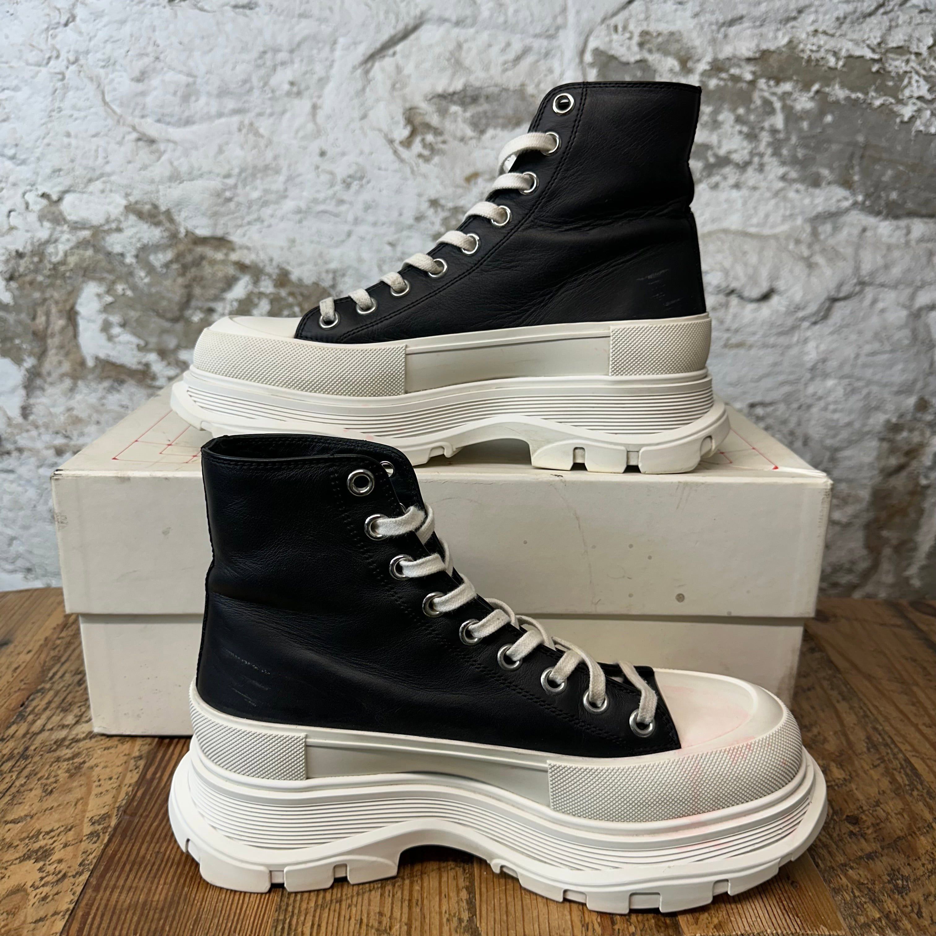 Alexander McQueen Alexander Mcqueen High Black Leather White Tread Boot Sz 7.5 Size US 7.5 / EU 40-41 - 2 Thumbnail